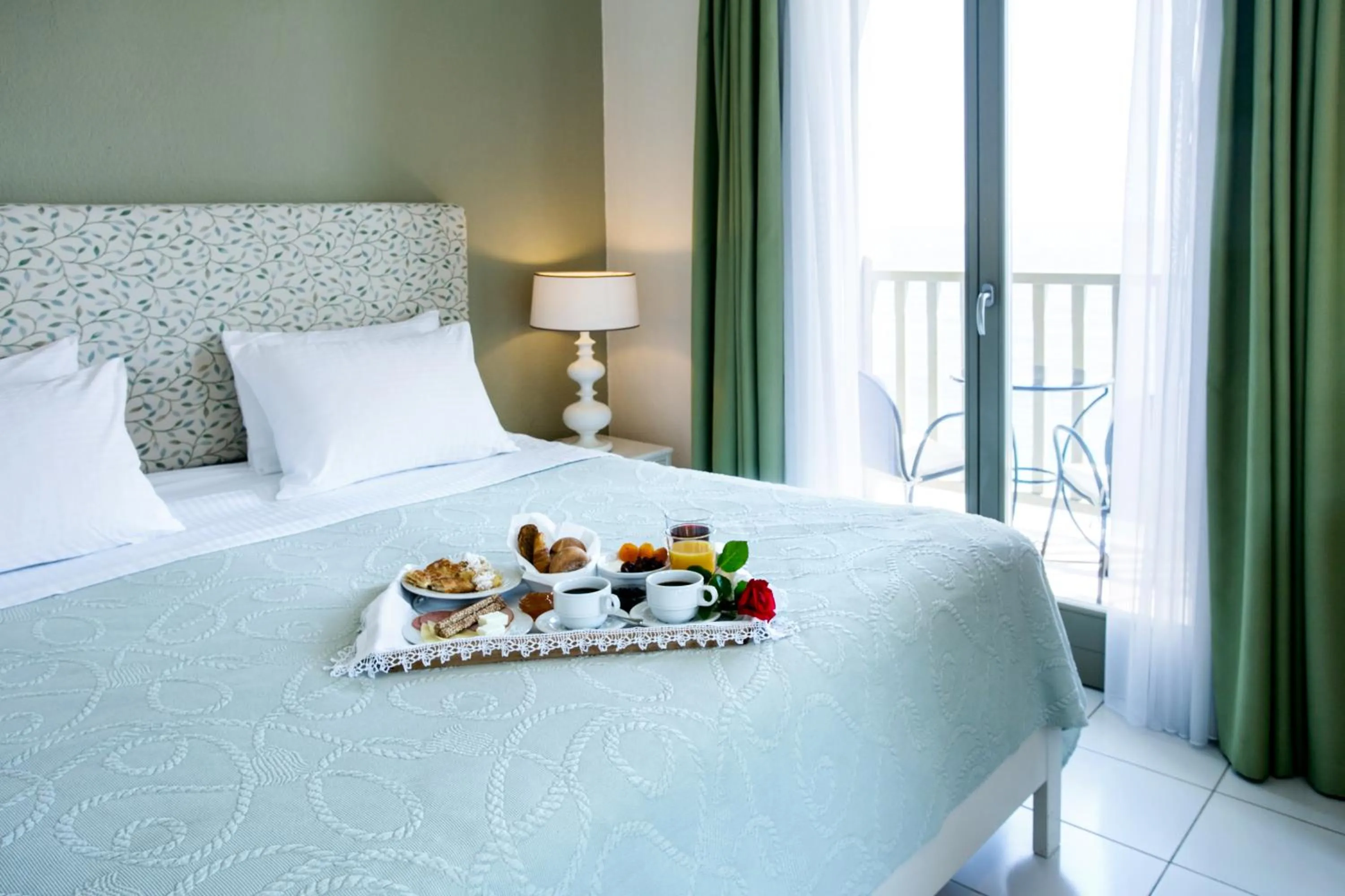 Bedroom, Bed in Kenta Beach Hotel