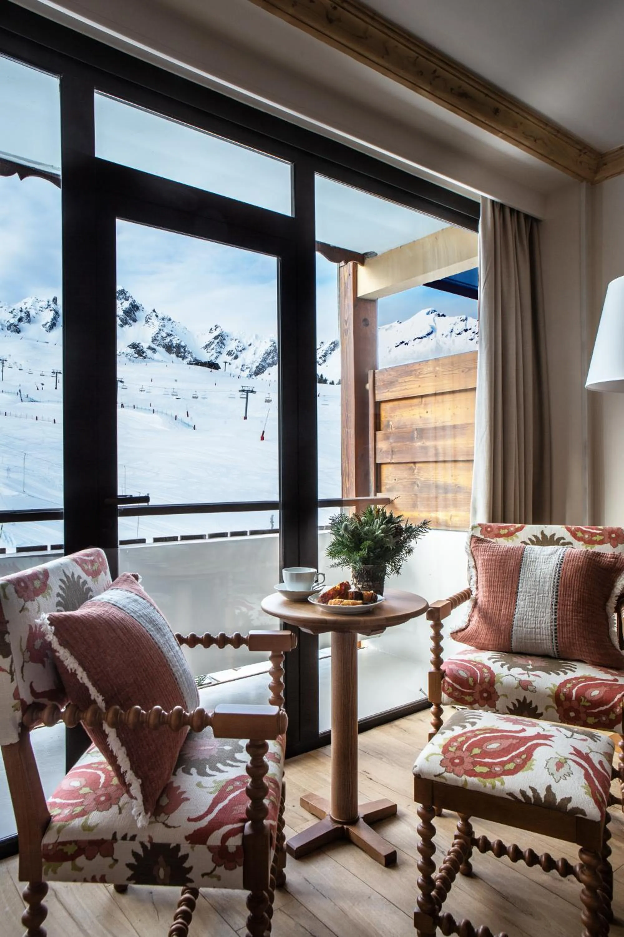 Seating area in Alpes Hôtel du Pralong