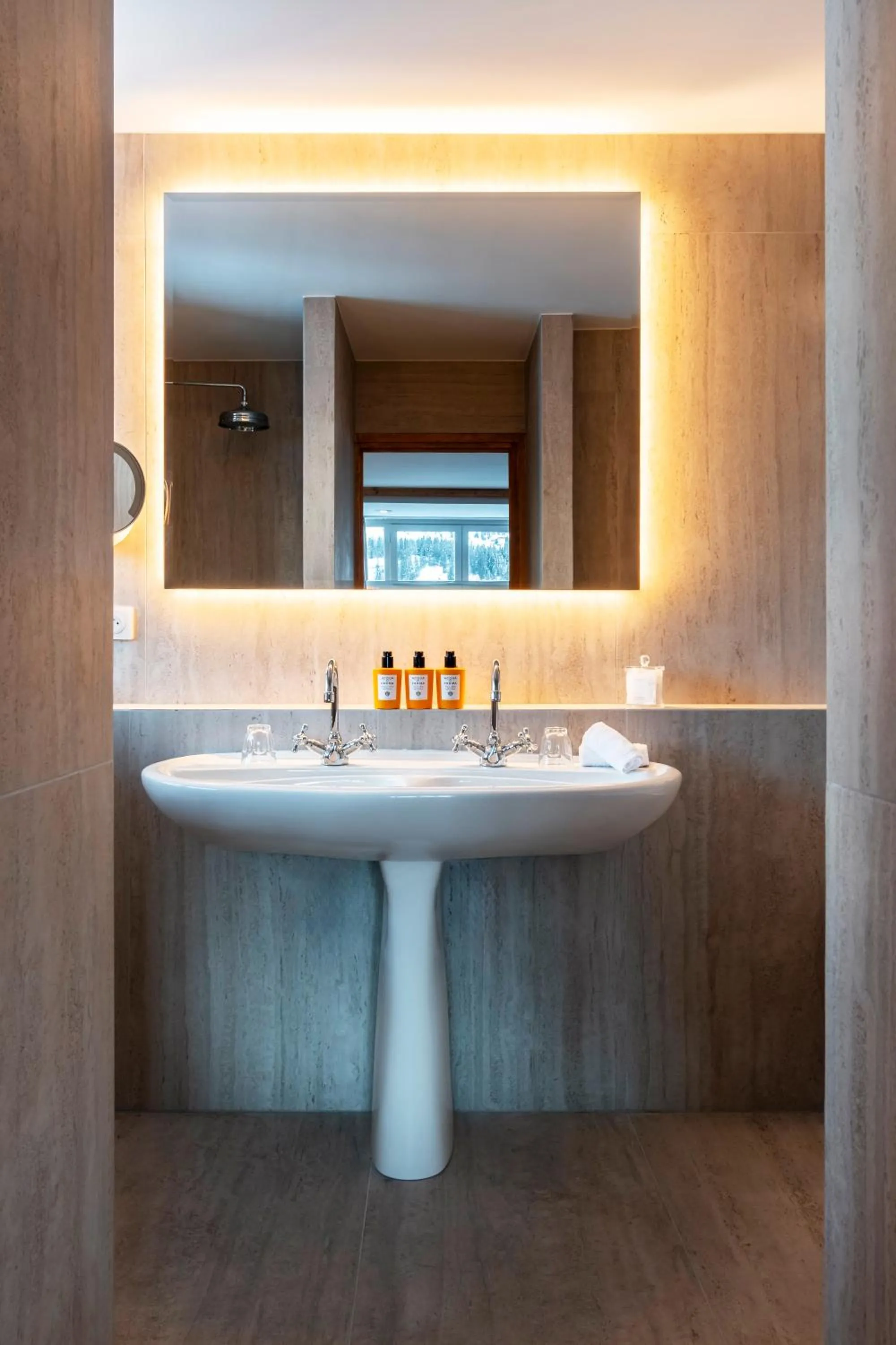 Shower in Alpes Hôtel du Pralong