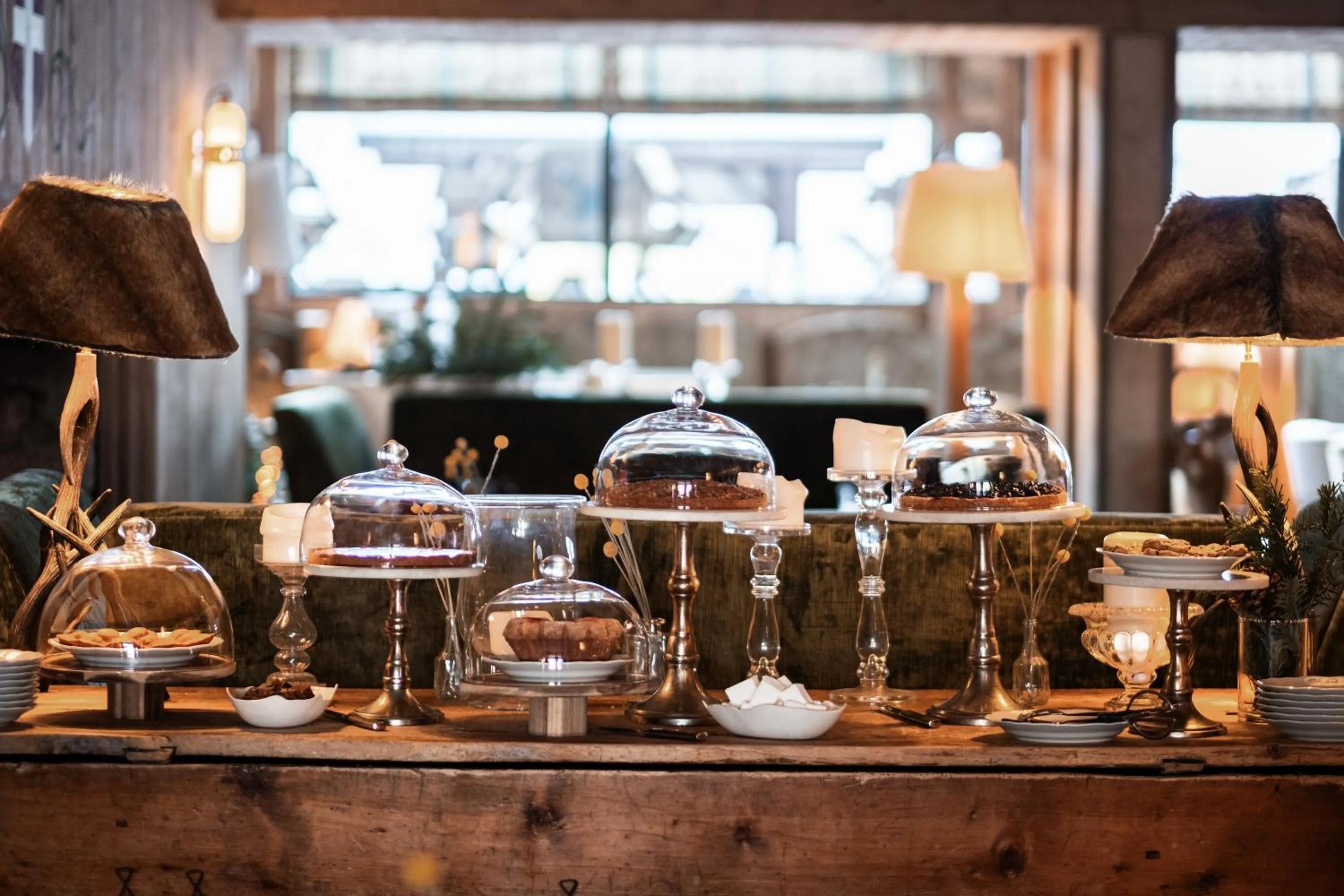 Lounge or bar in Alpes Hôtel du Pralong