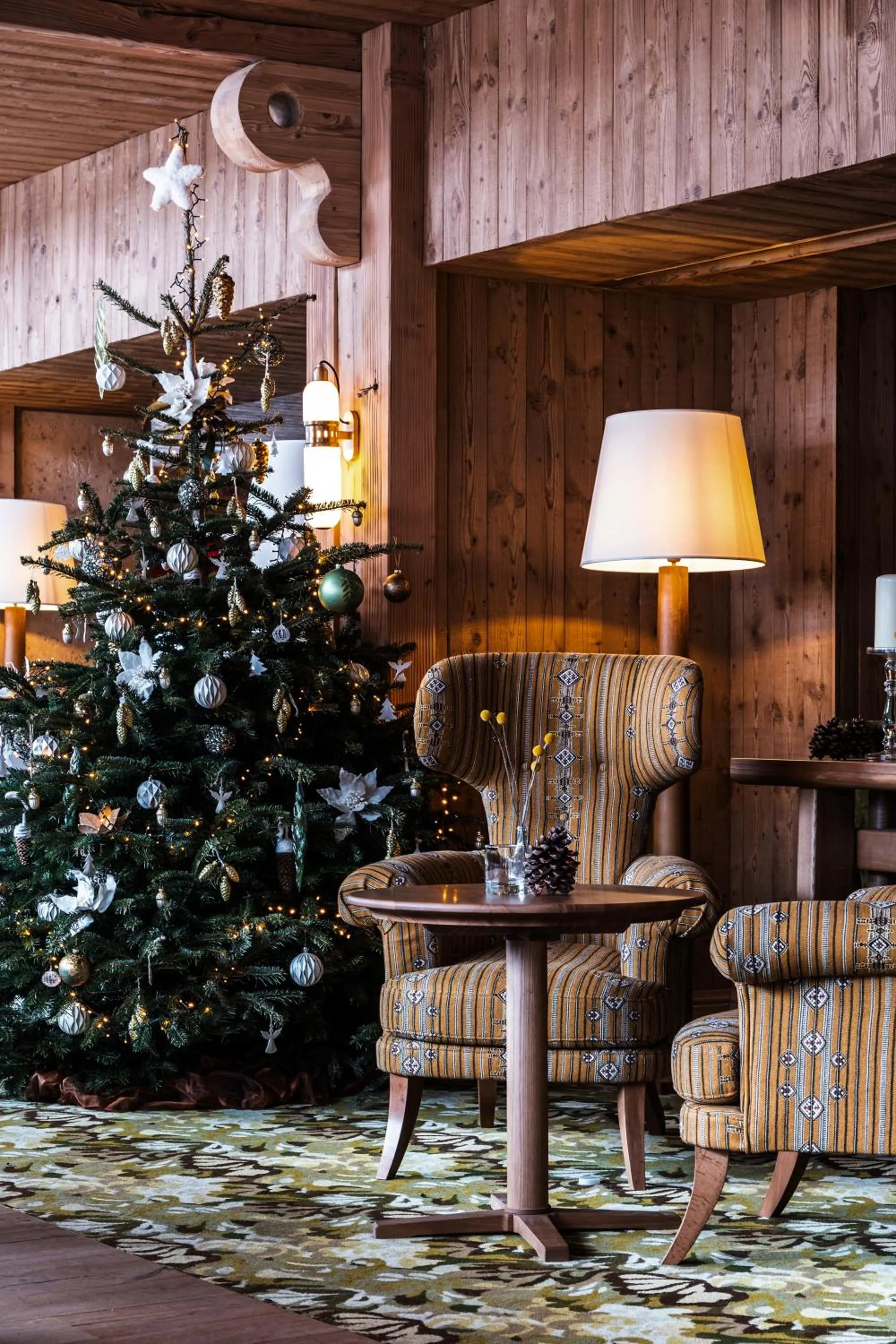 Lounge or bar in Alpes Hôtel du Pralong