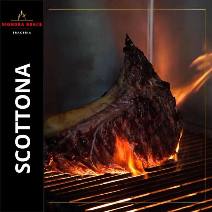 Restaurant/places to eat in Roses Hotel