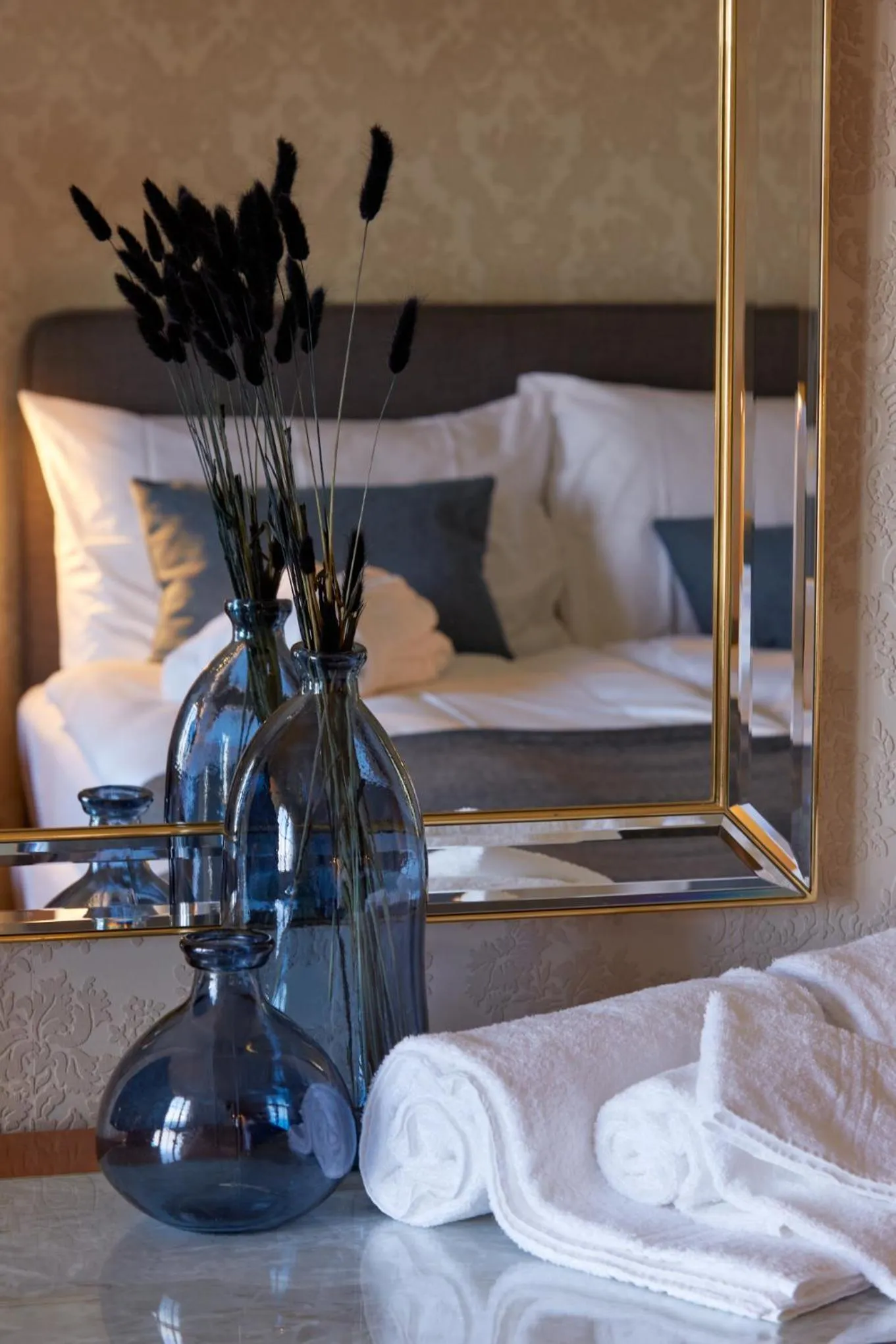 Bed in Hotel Schiff am See