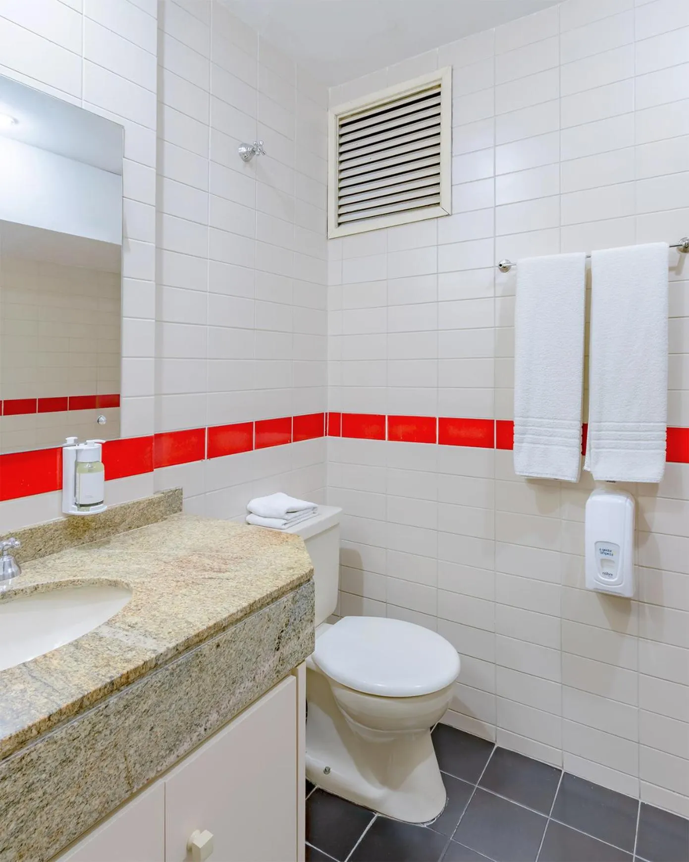 Bristol Metropolitan Curitiba Centro