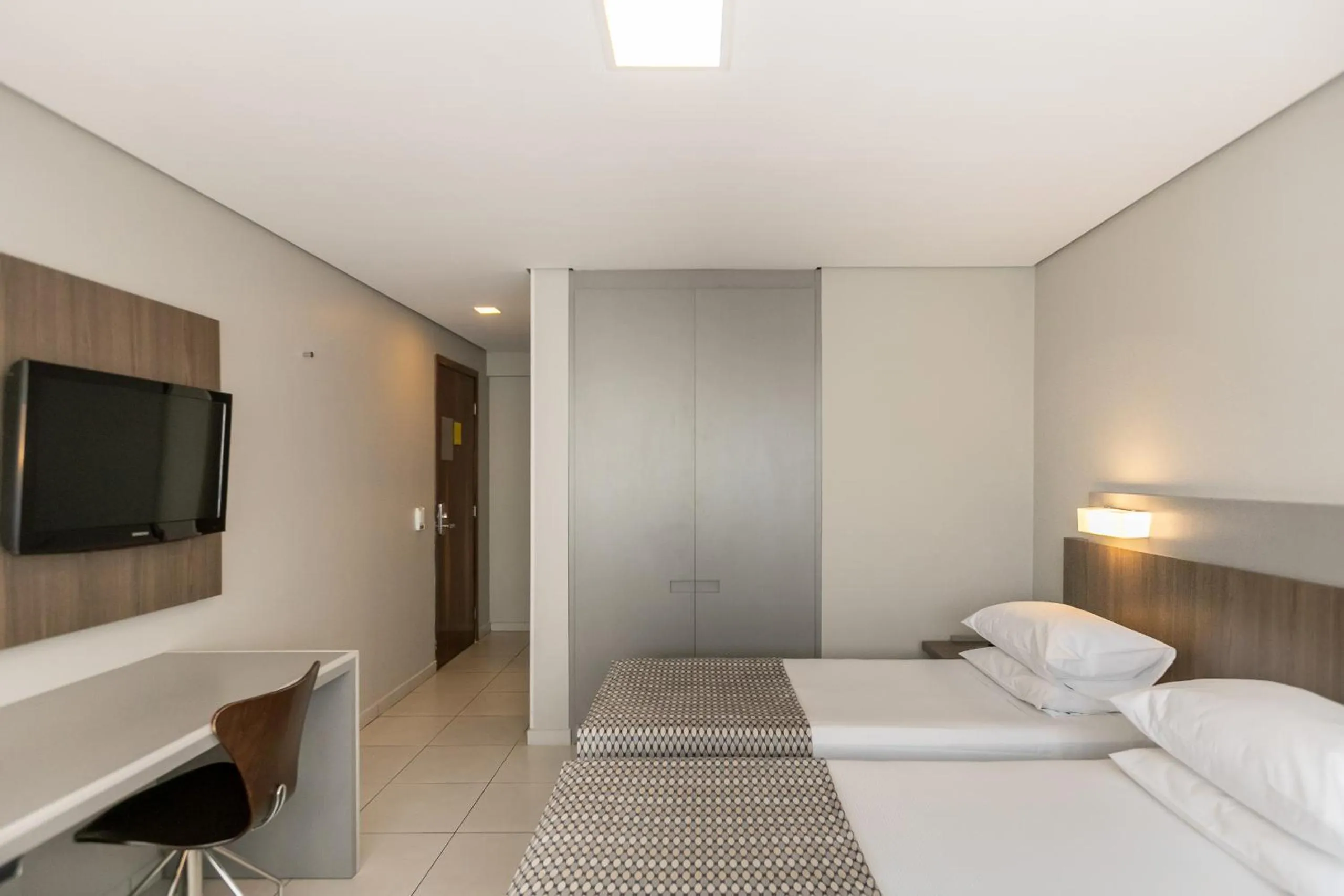 Bed in Saint Emilion by Atlantica