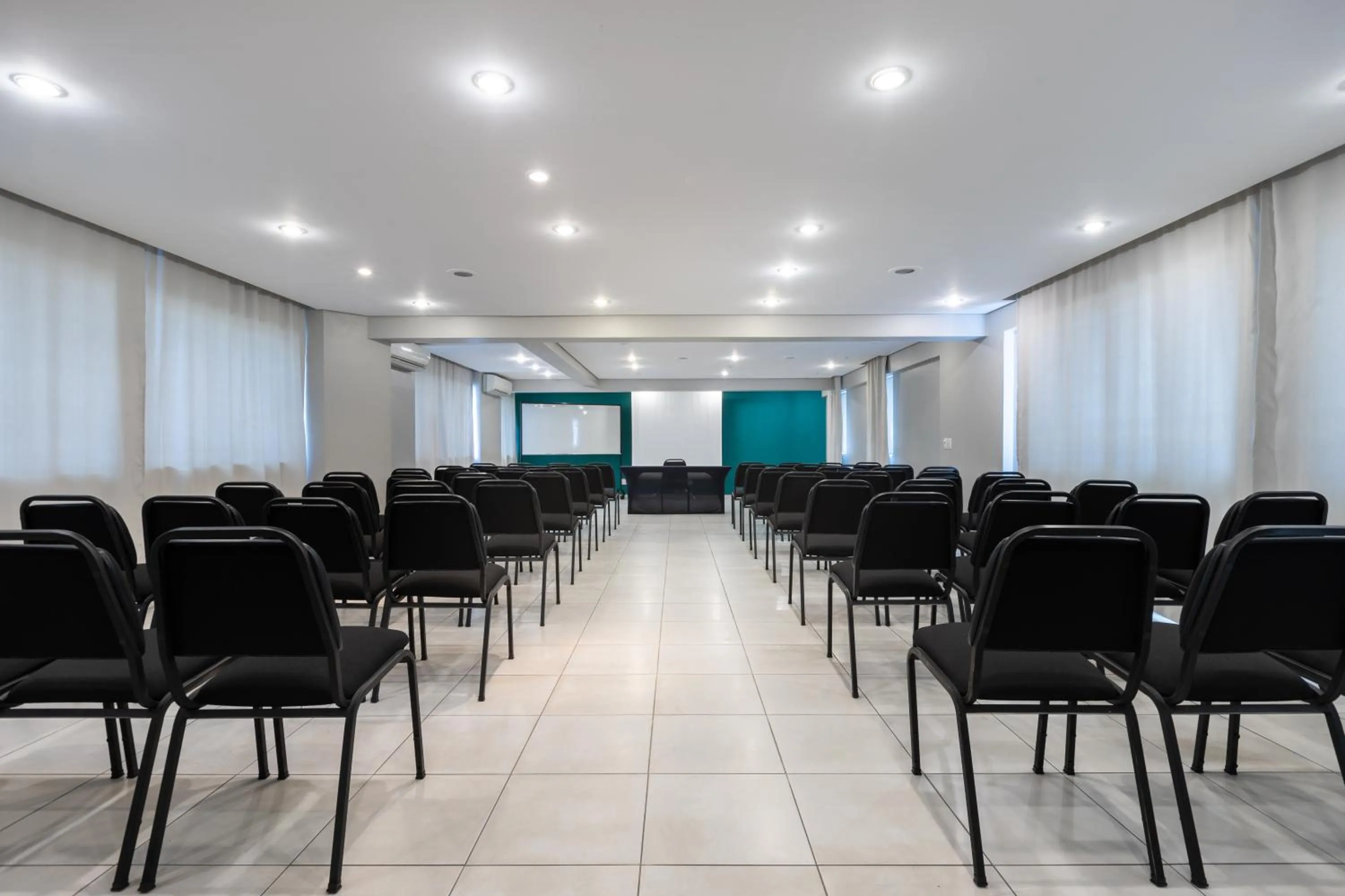 Meeting/conference room in Saint Emilion by Atlantica