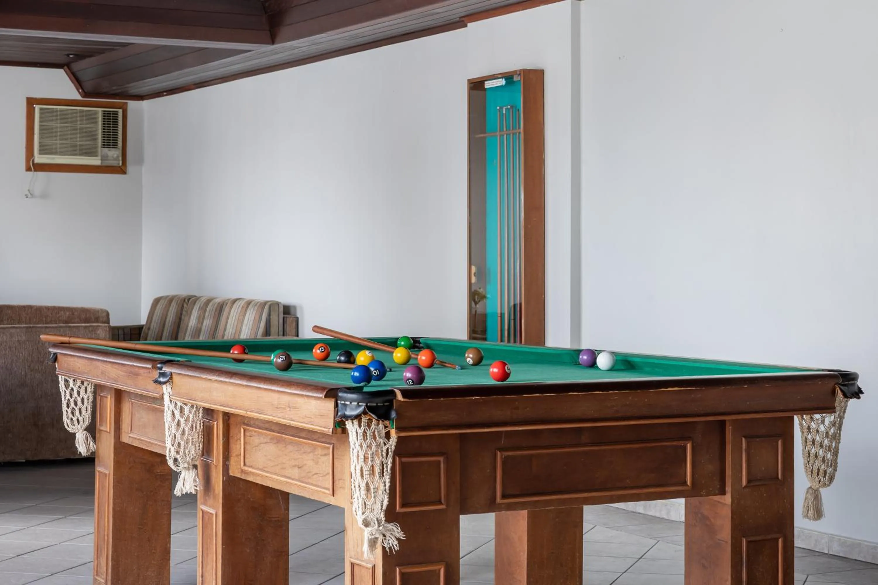 Billiard in Saint Emilion by Atlantica