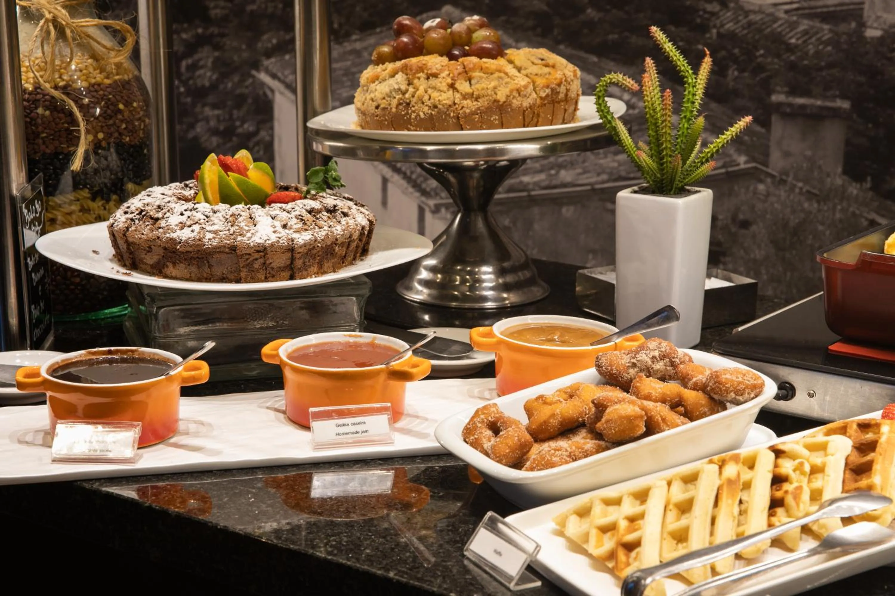 Breakfast in Saint Emilion by Atlantica