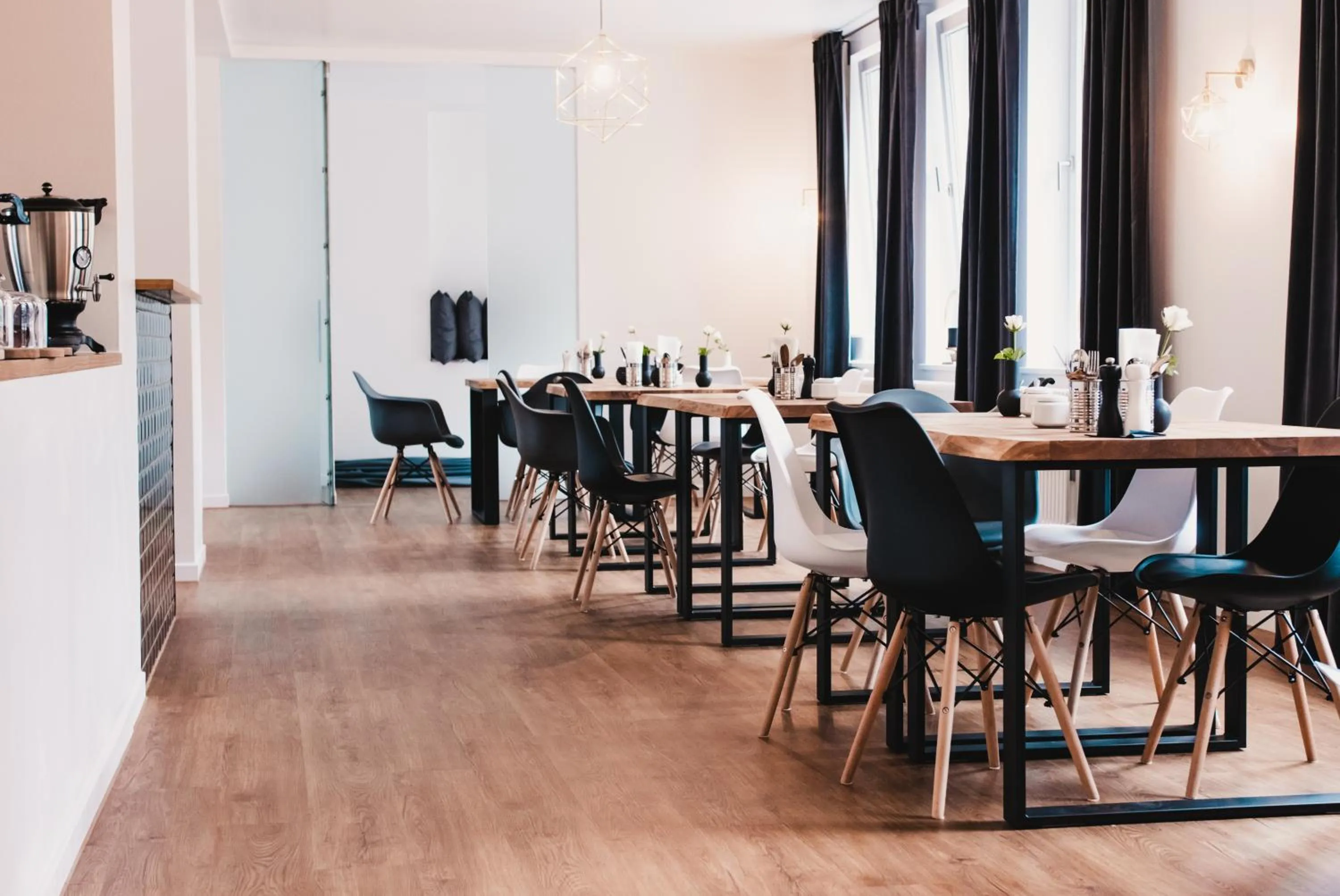 Restaurant/places to eat in Hotel Palmenbad