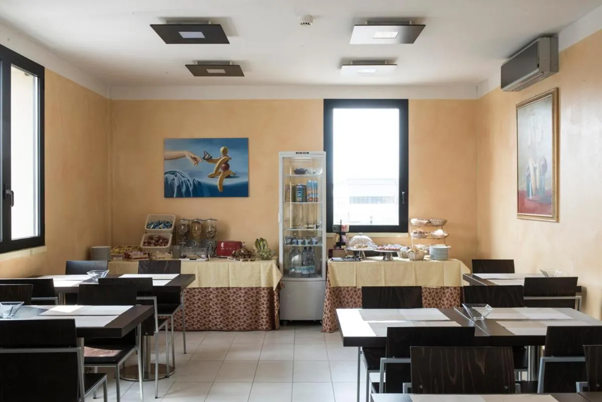 Buffet breakfast in Hotel Corte Business