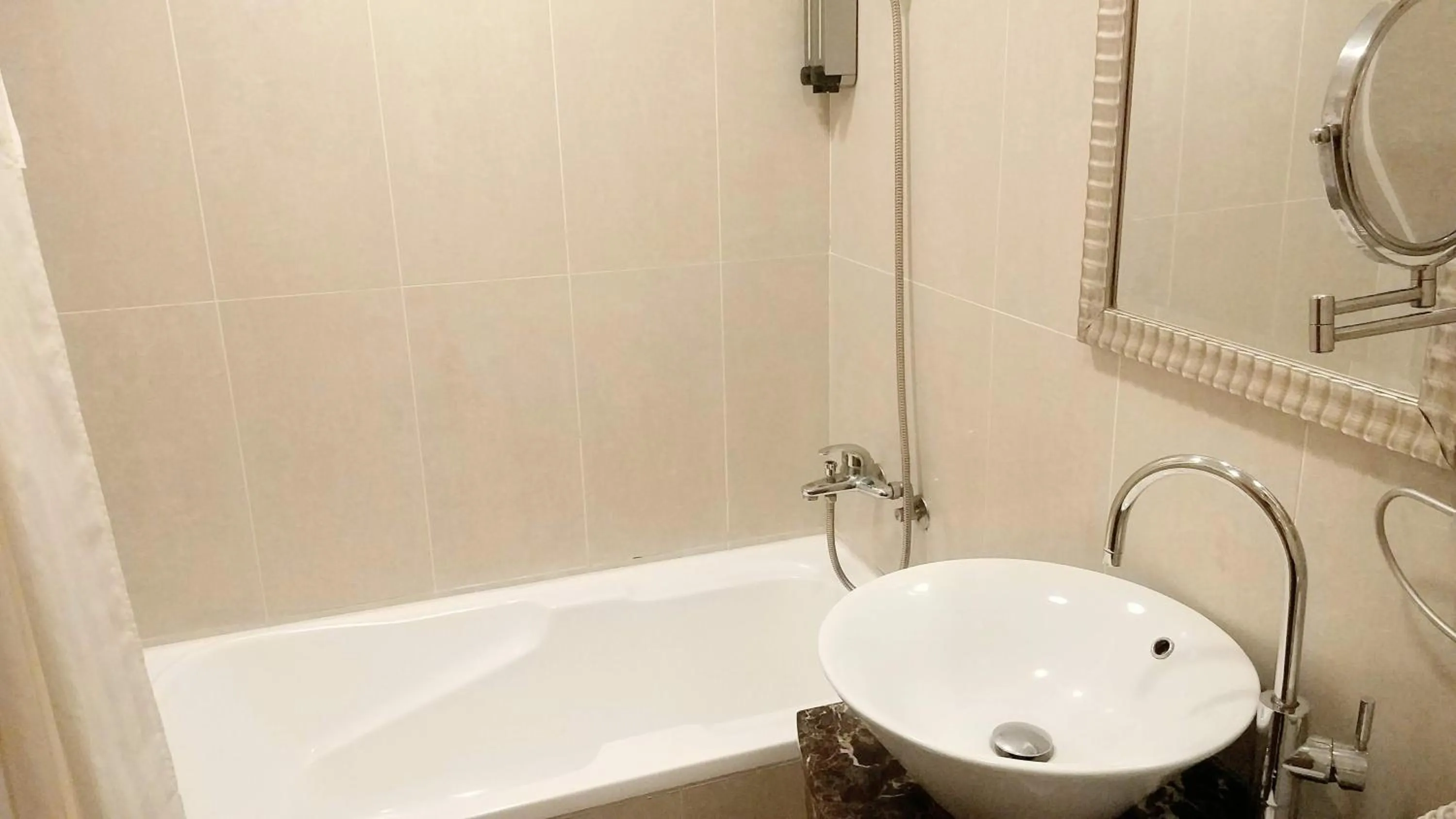 Bathroom in Elegance Hotel