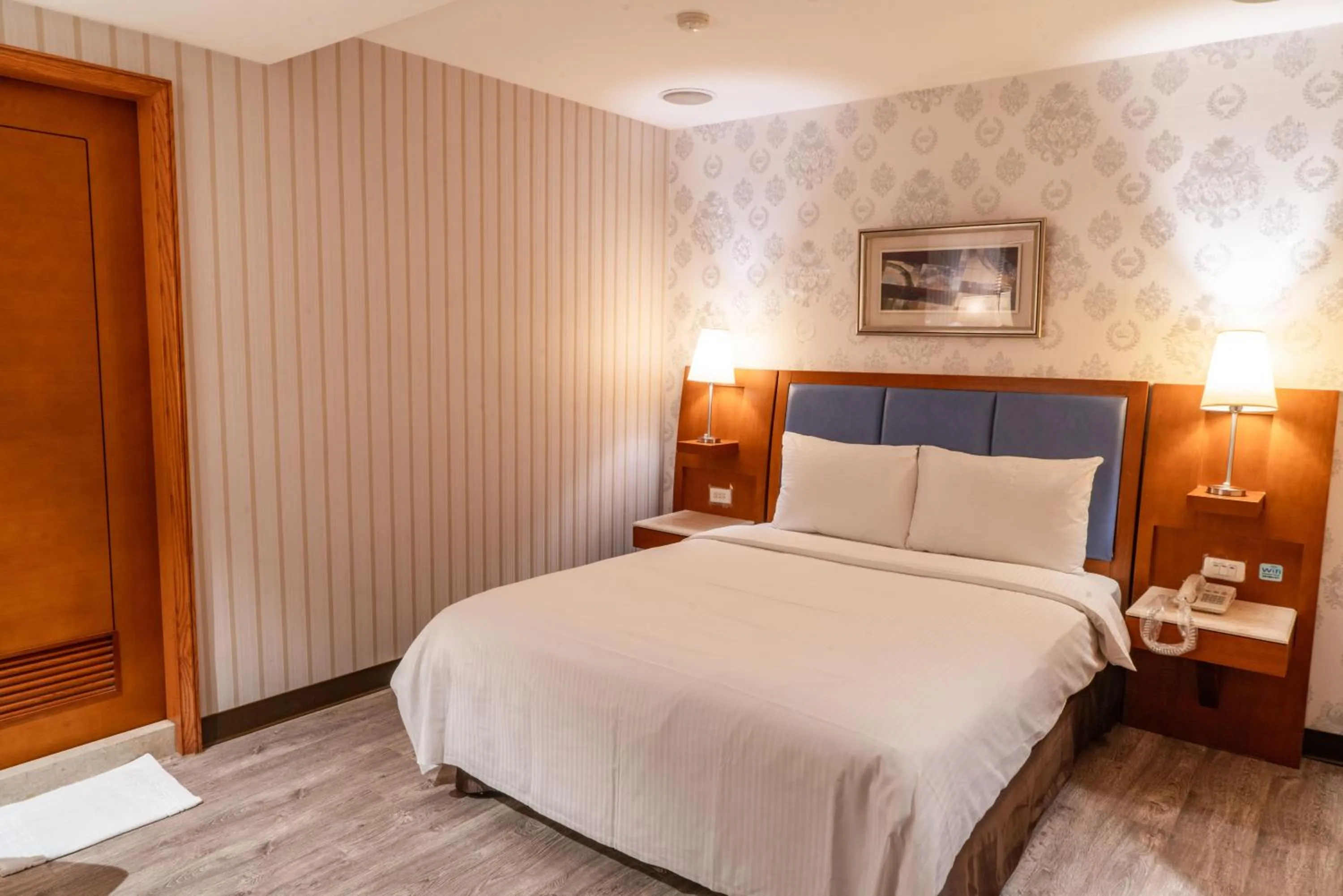 Bed in Elegance Hotel