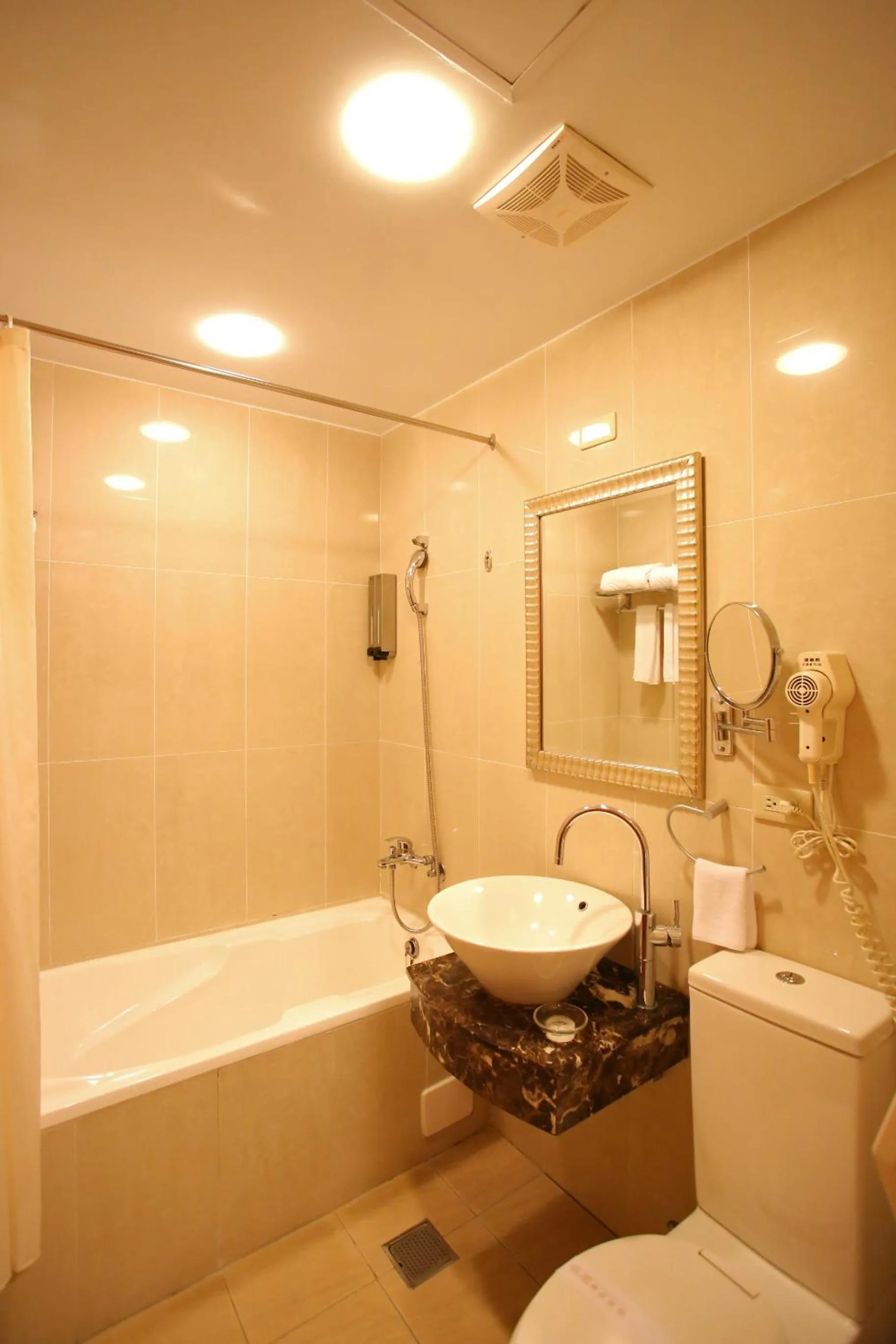 Bathroom in Elegance Hotel