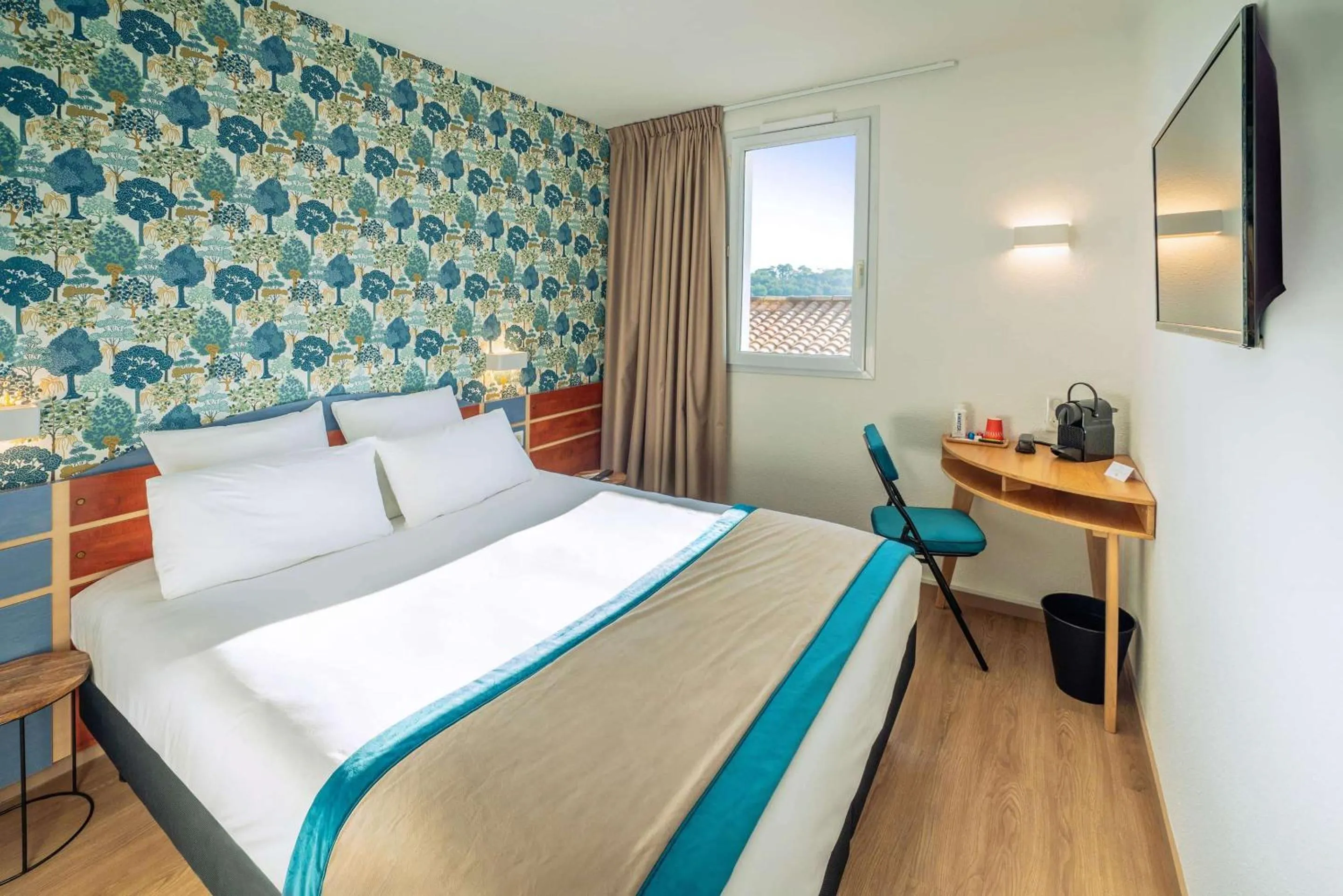 Bedroom, Bed in Sure Hotel by Best Western Sarlat-la-Canéda