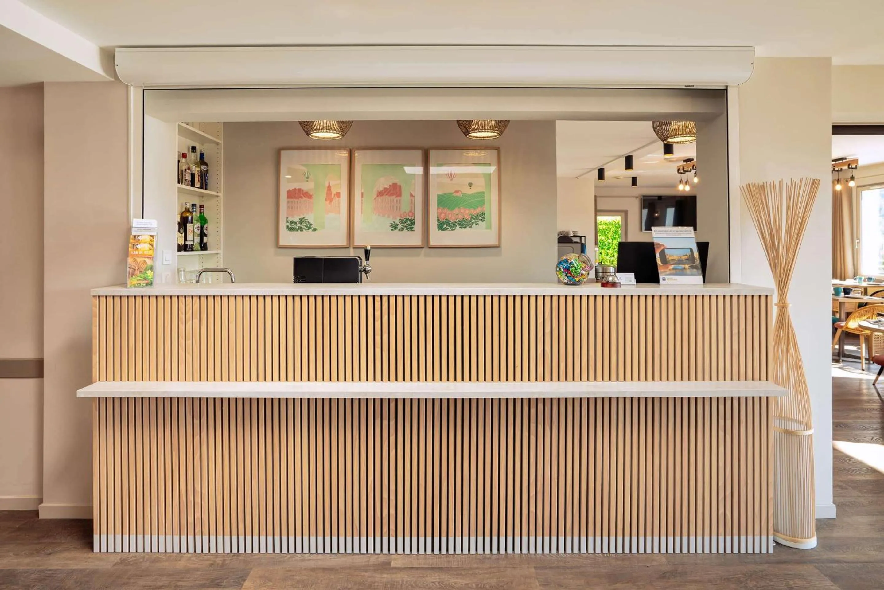 Lobby or reception in Sure Hotel by Best Western Sarlat-la-Canéda