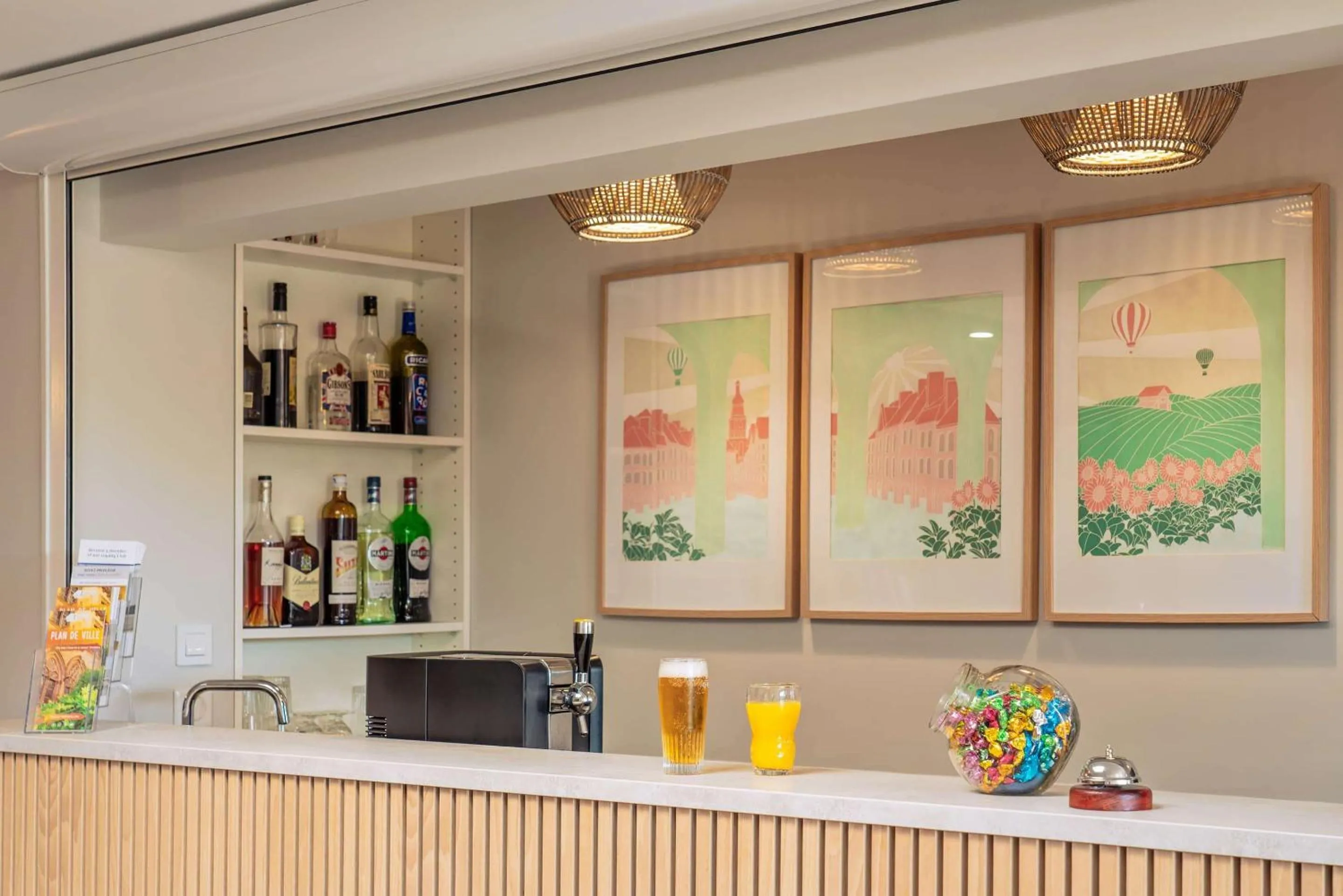 Lobby or reception in Sure Hotel by Best Western Sarlat-la-Canéda