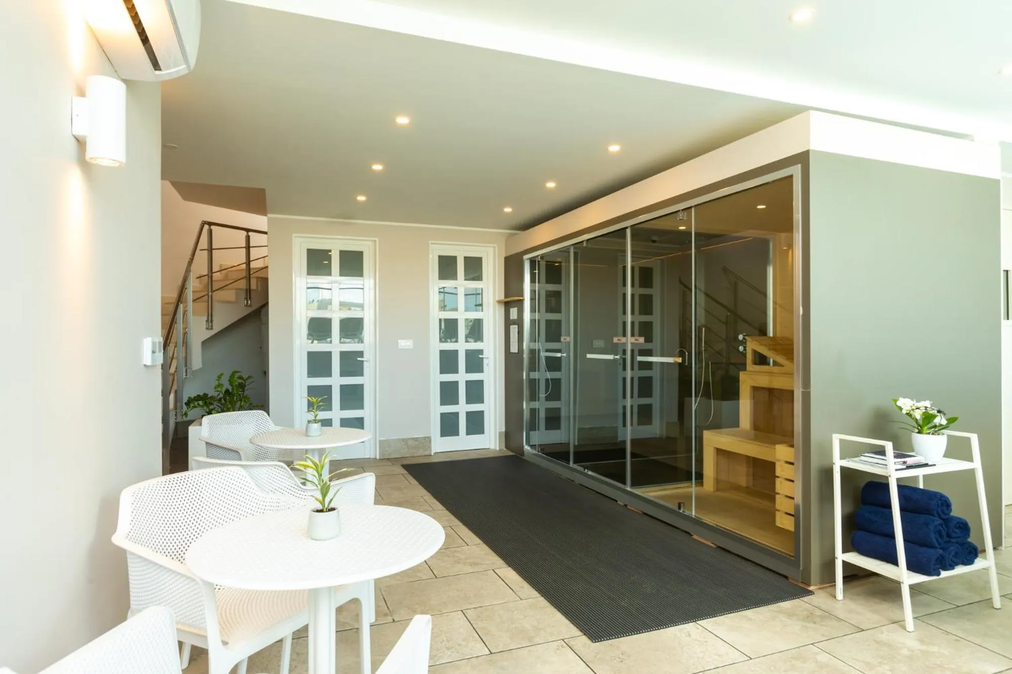 Sauna in 115 The Strand Hotel by NEU Collective