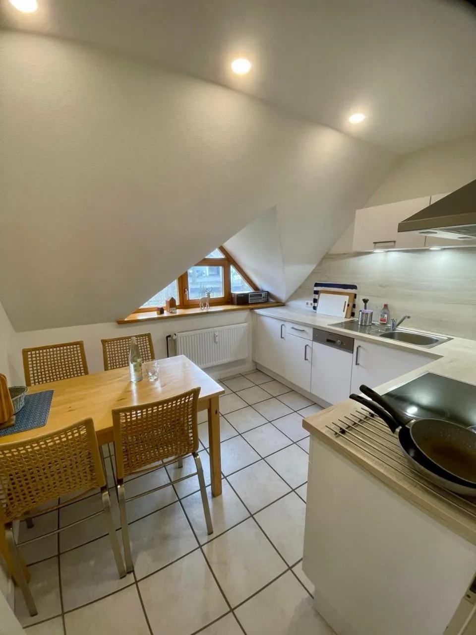 Kitchen or kitchenette in Hinners-Hoff Apartments