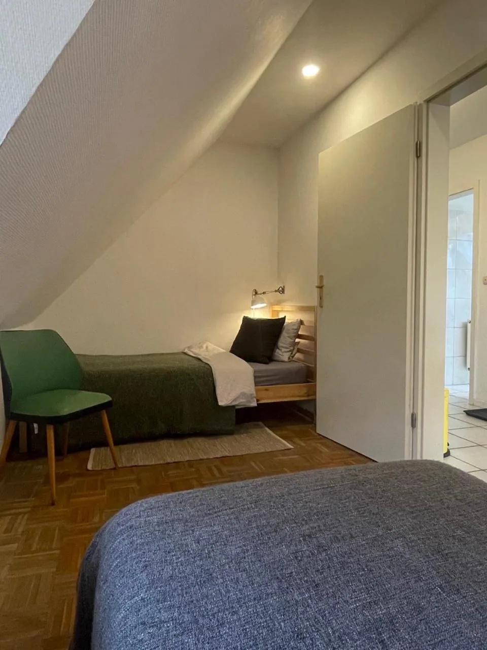 Bedroom, Bed in Hinners-Hoff Apartments