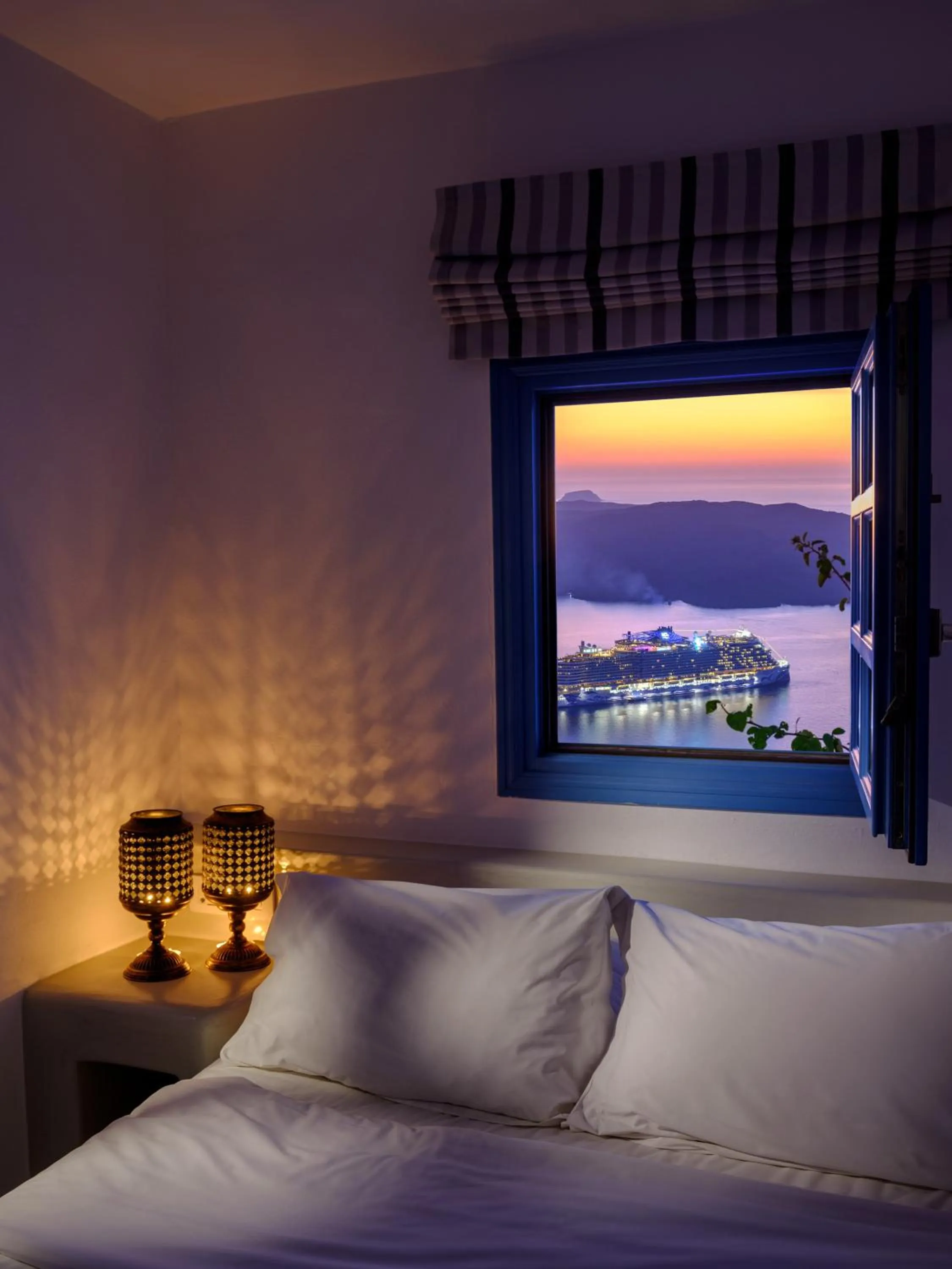 Bed in Kamares Apartments