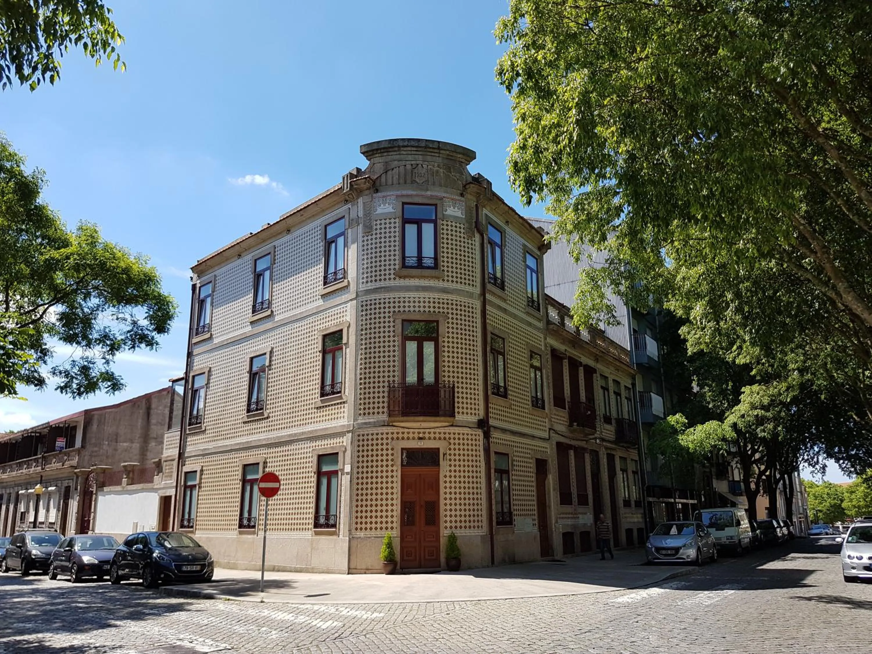 Facade/entrance in Dukes Corner Guest House