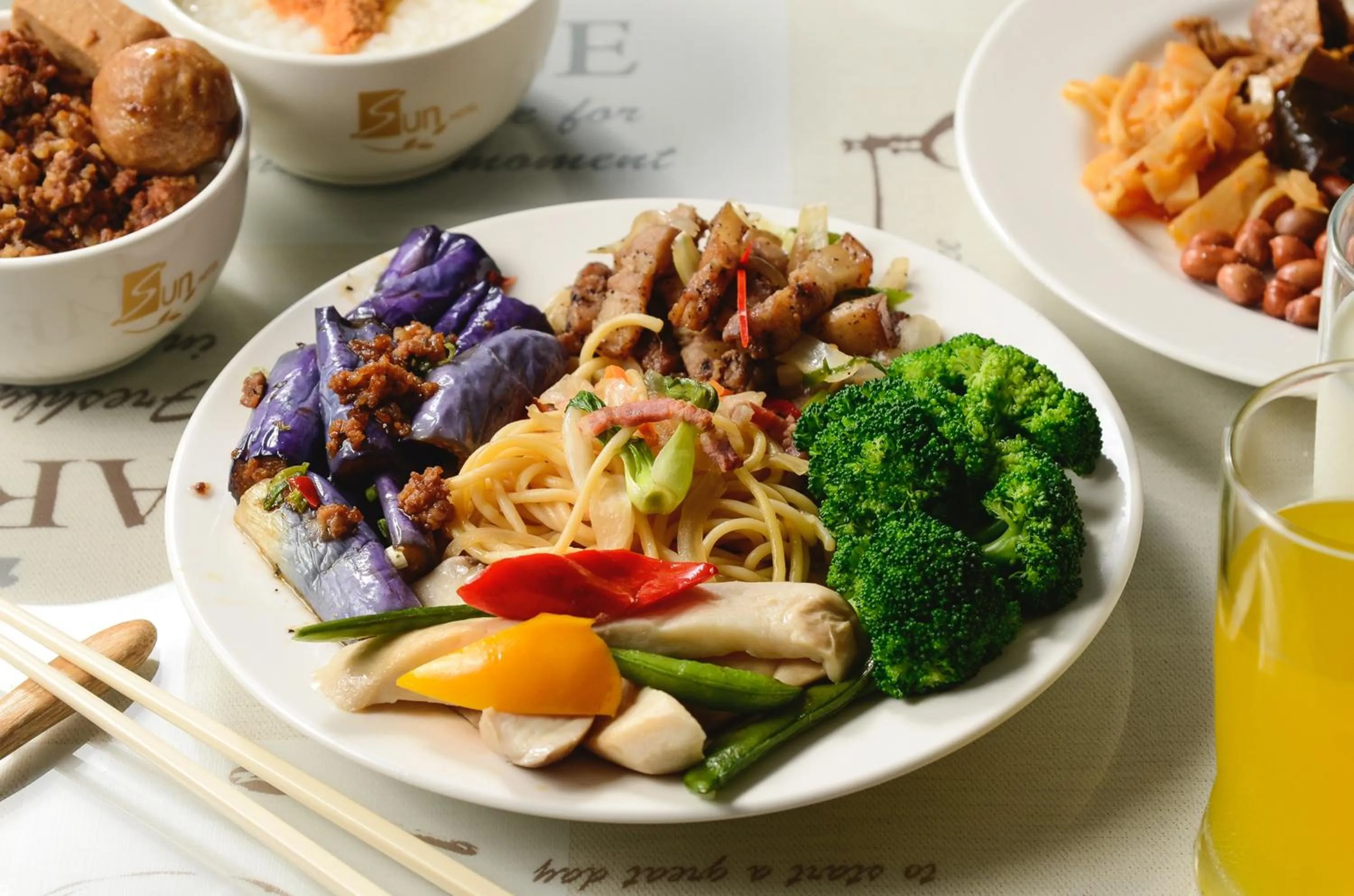 Buffet breakfast in Sun Hotel Kaohsiung