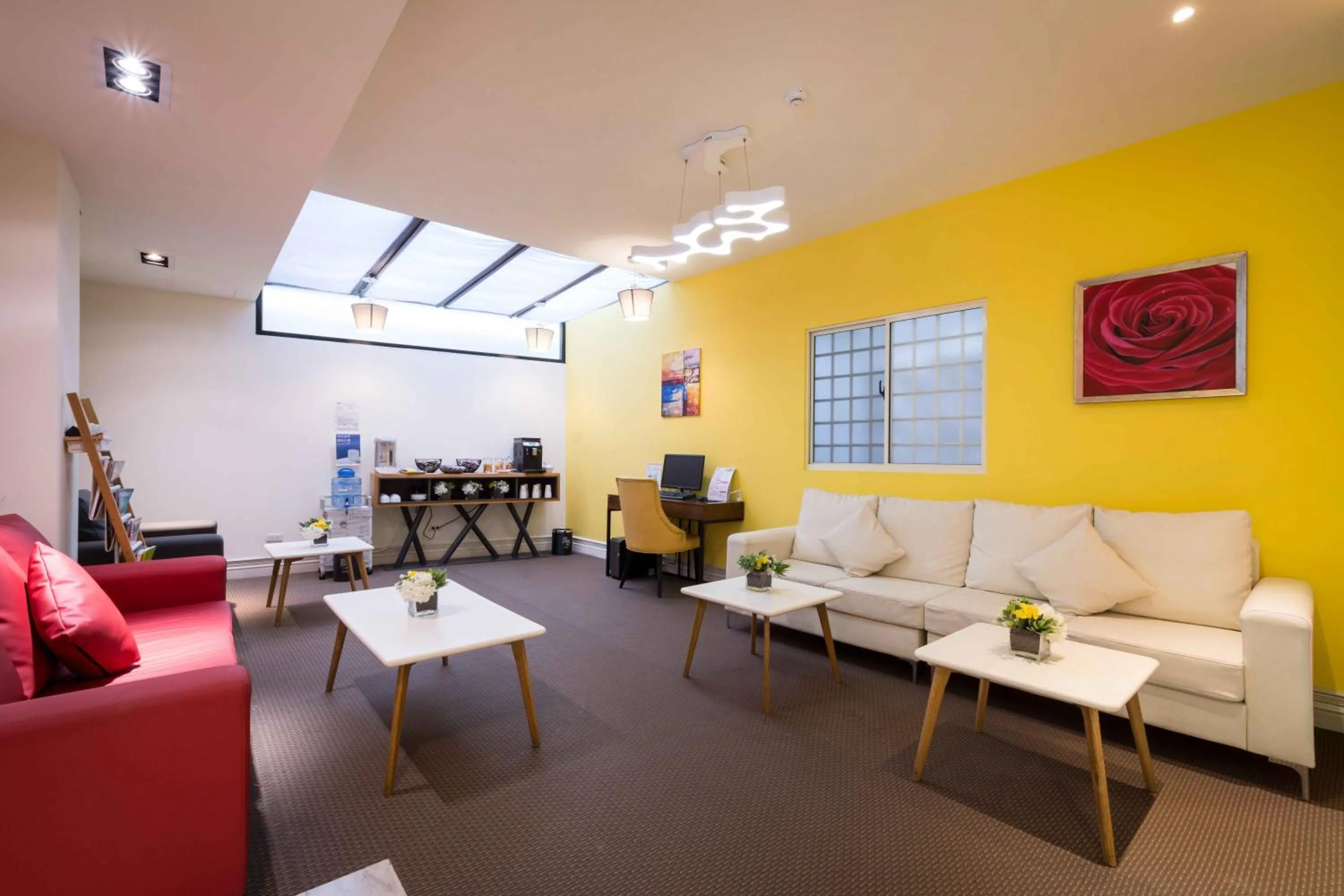 Library in Sun Hotel Kaohsiung