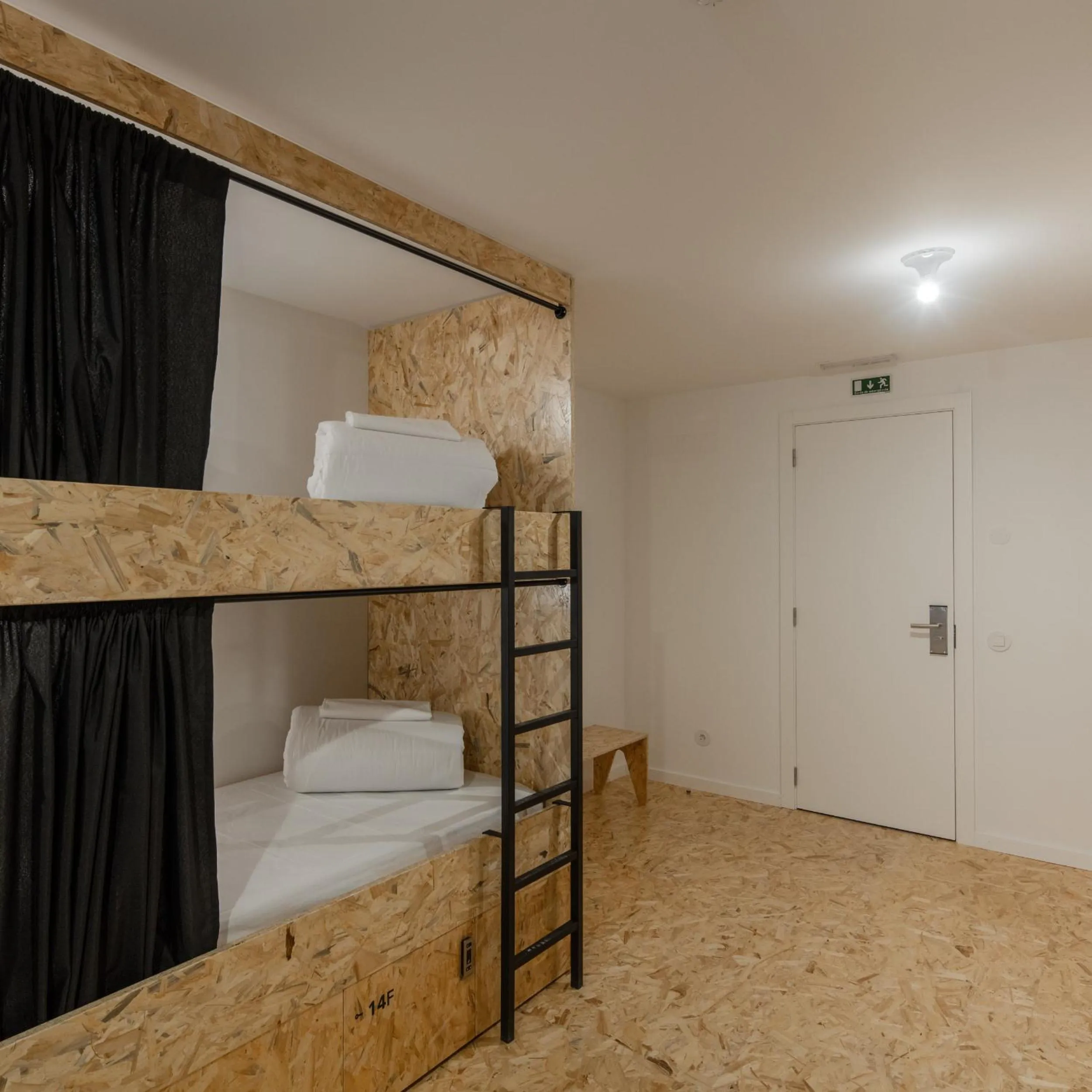bunk bed, Bed in Hostel Conii & Suites Algarve