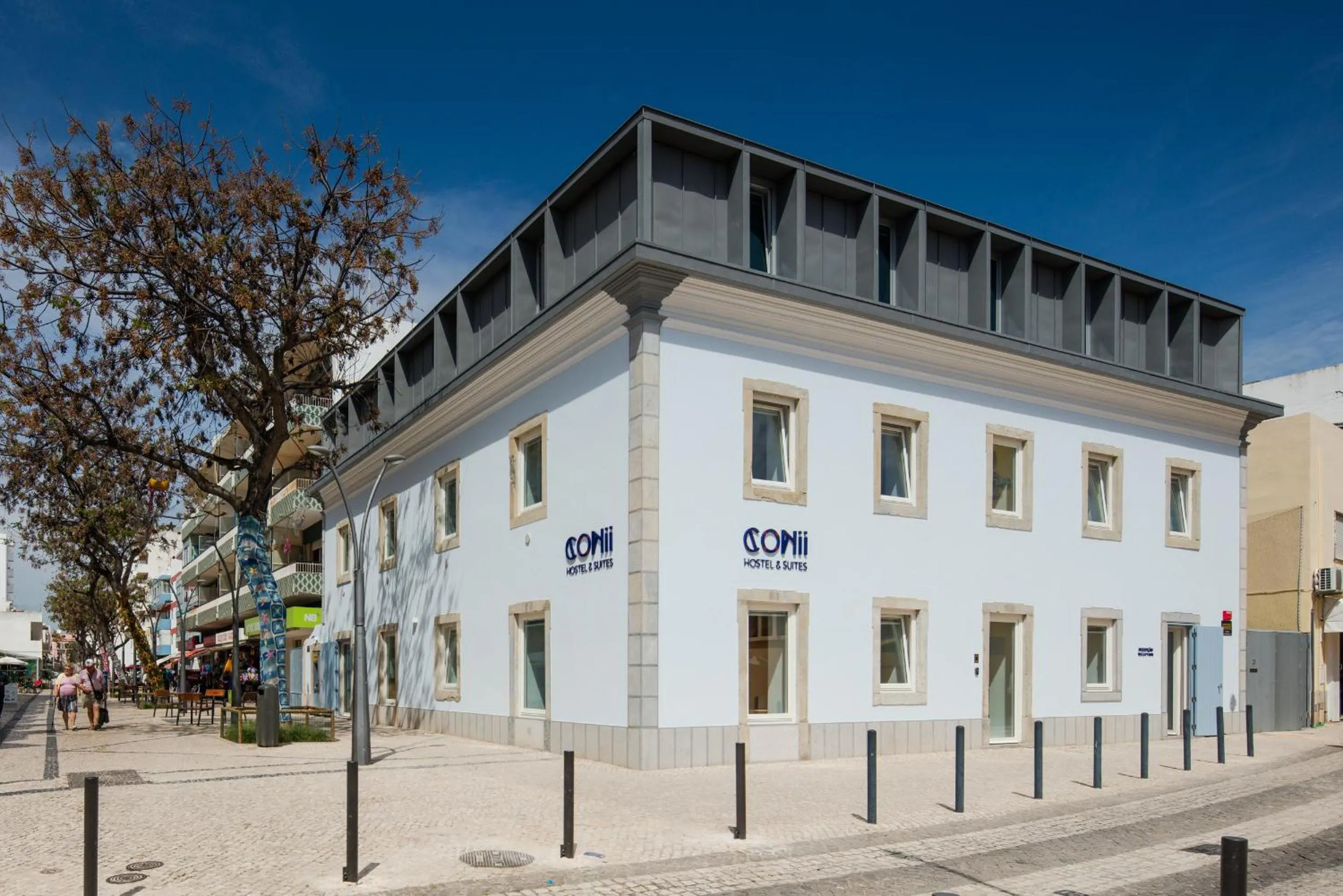 Property building in Hostel Conii & Suites Algarve