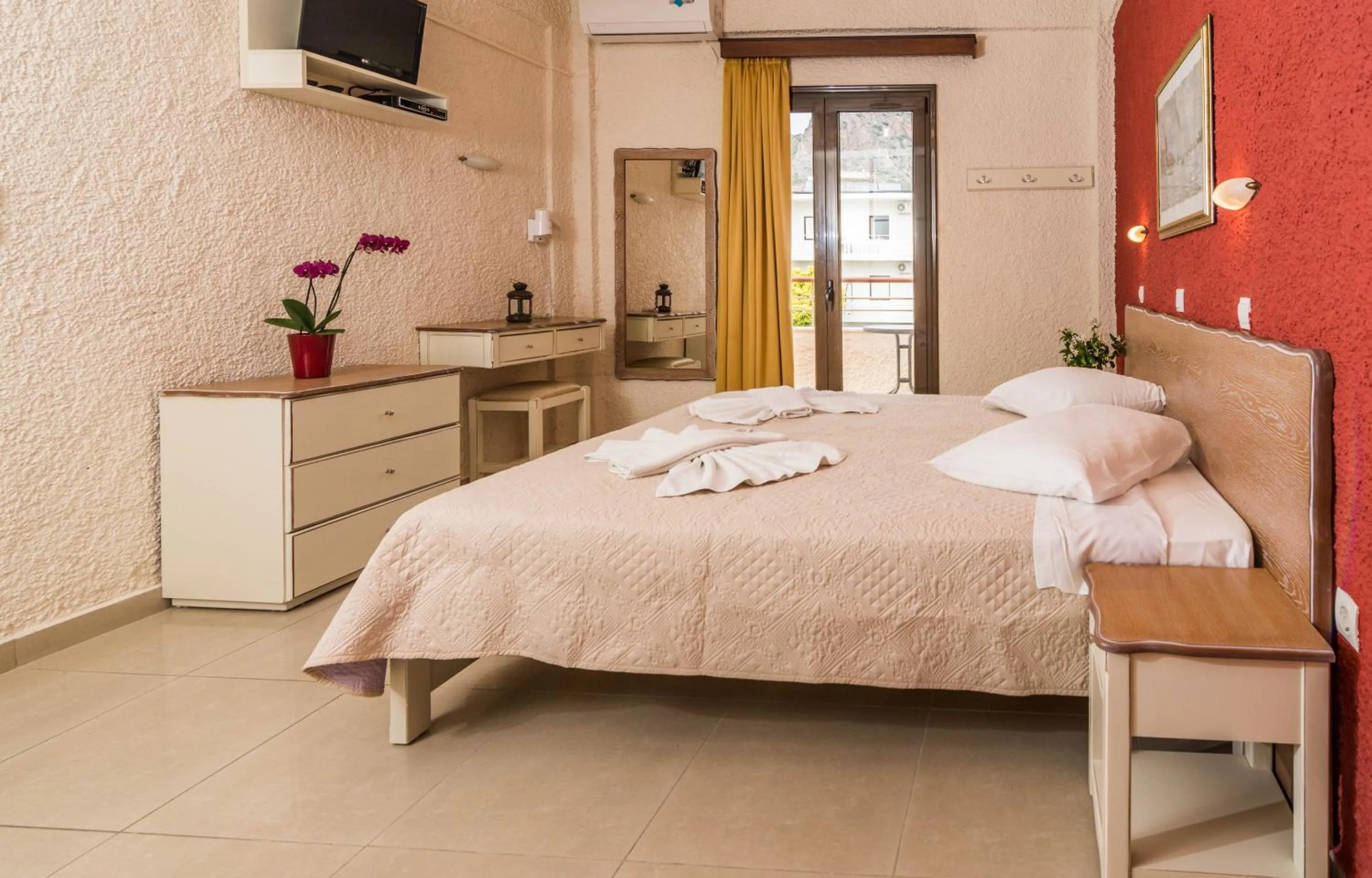 Balcony/Terrace, Bed in Lito Apartments Paleochora