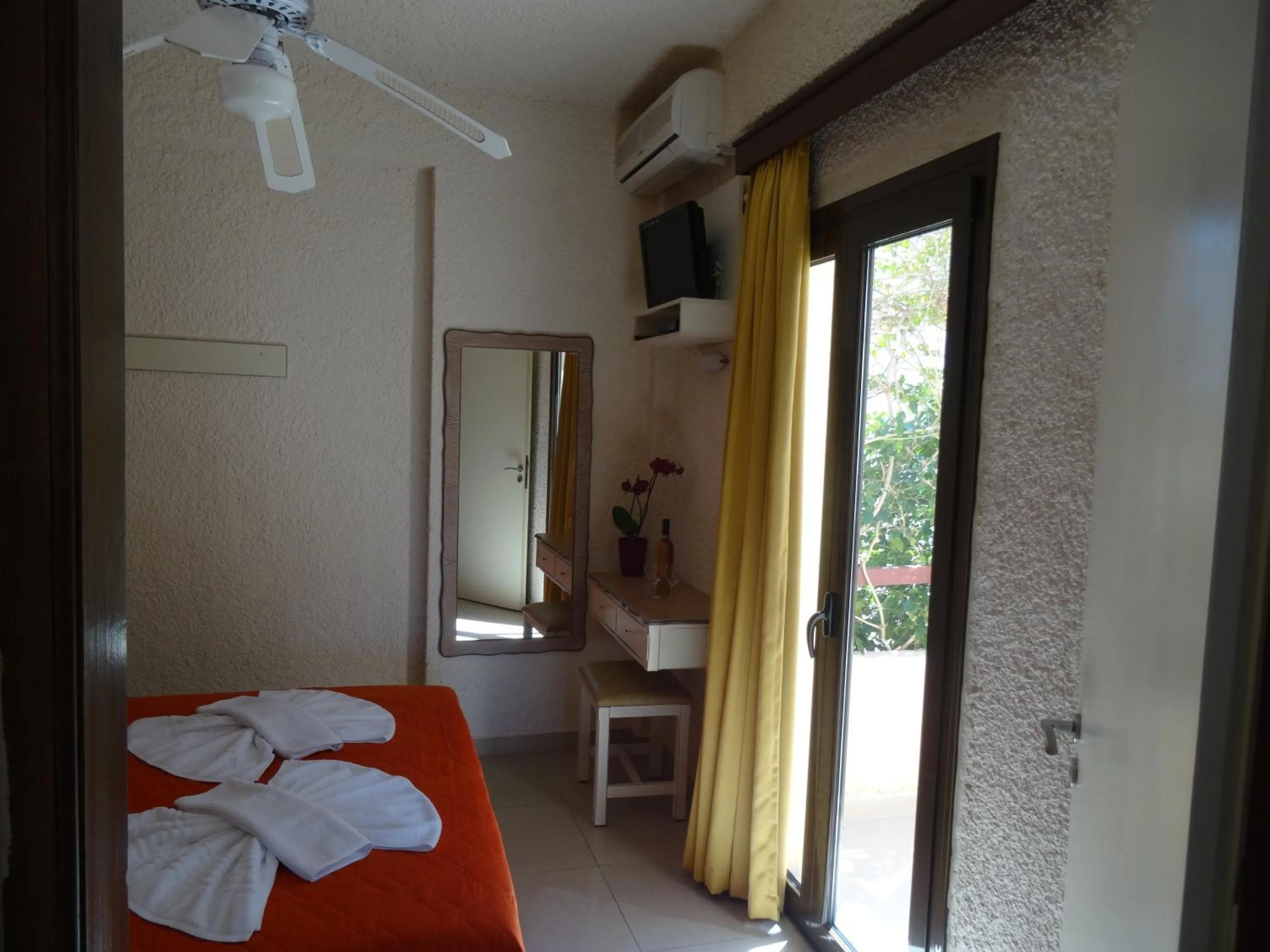 Day, Bed in Lito Apartments Paleochora