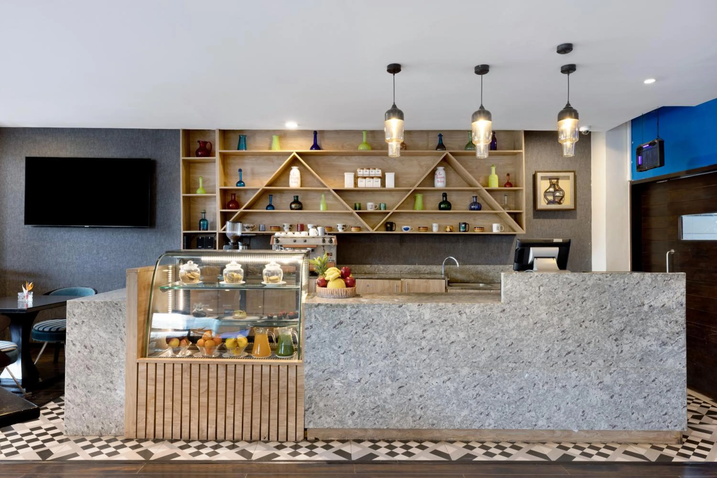 Restaurant/places to eat in Golden Tulip Westlands Nairobi