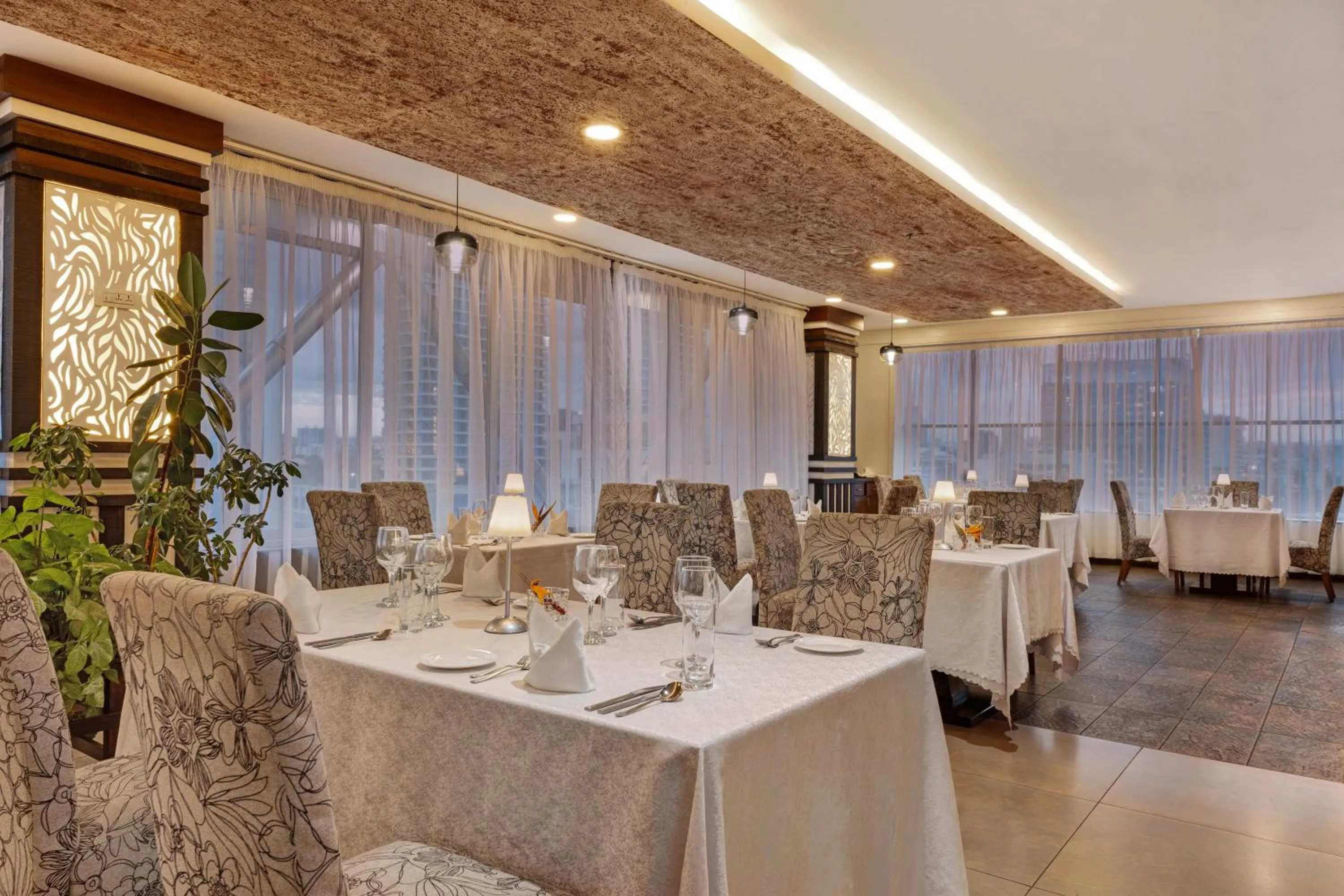 Restaurant/places to eat in Golden Tulip Westlands Nairobi