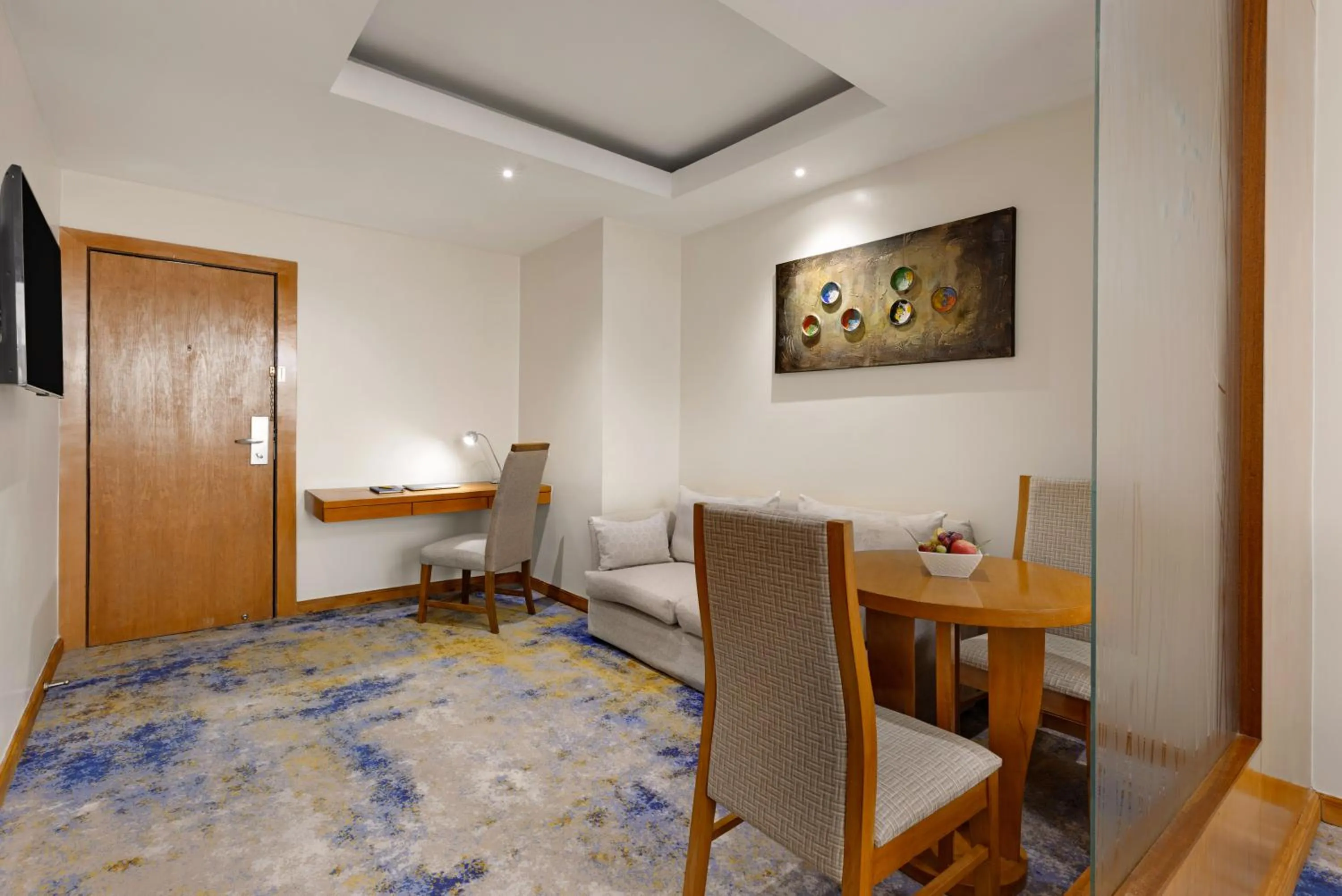 TV and multimedia, Bed in Golden Tulip Westlands Nairobi