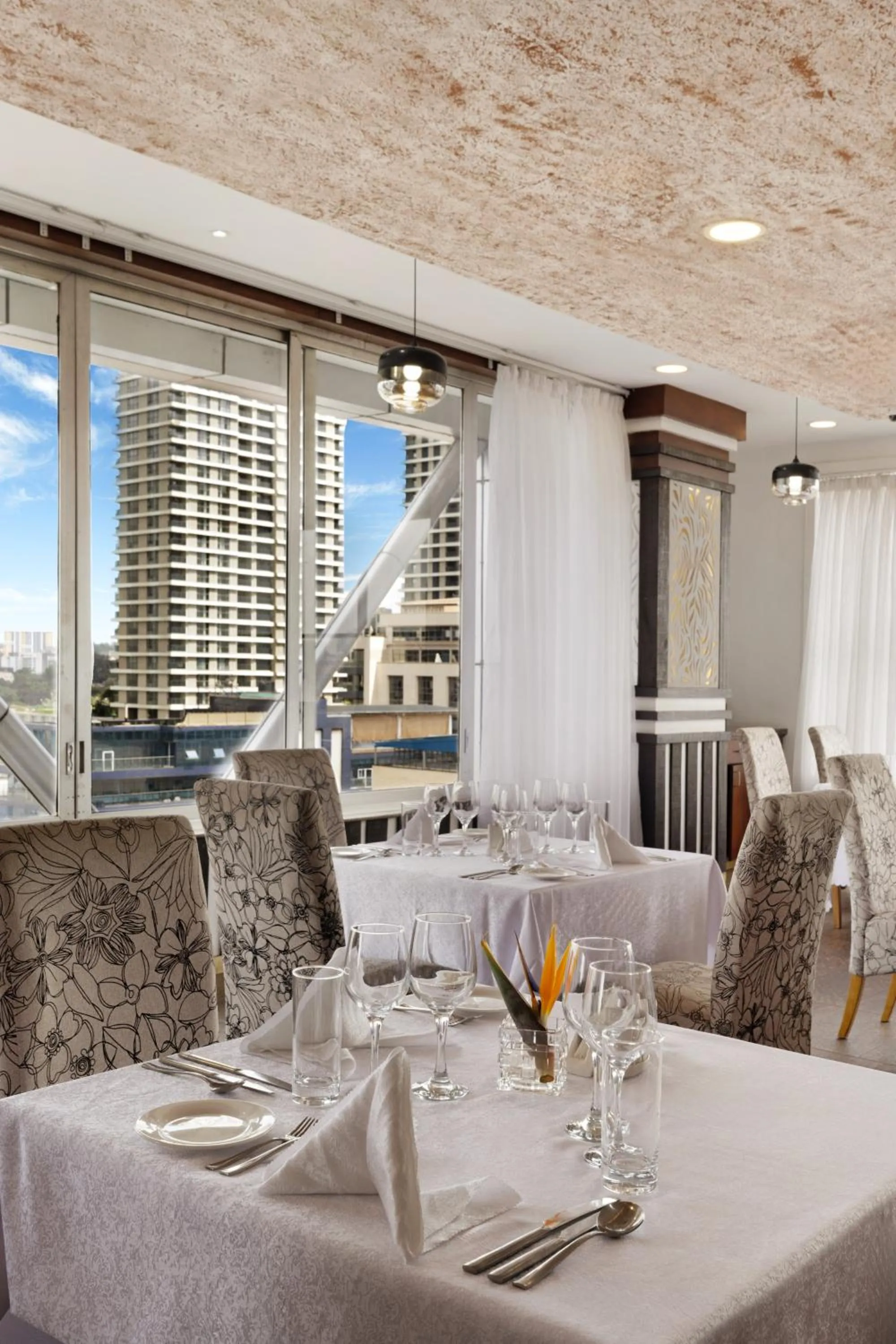 Restaurant/places to eat in Golden Tulip Westlands Nairobi