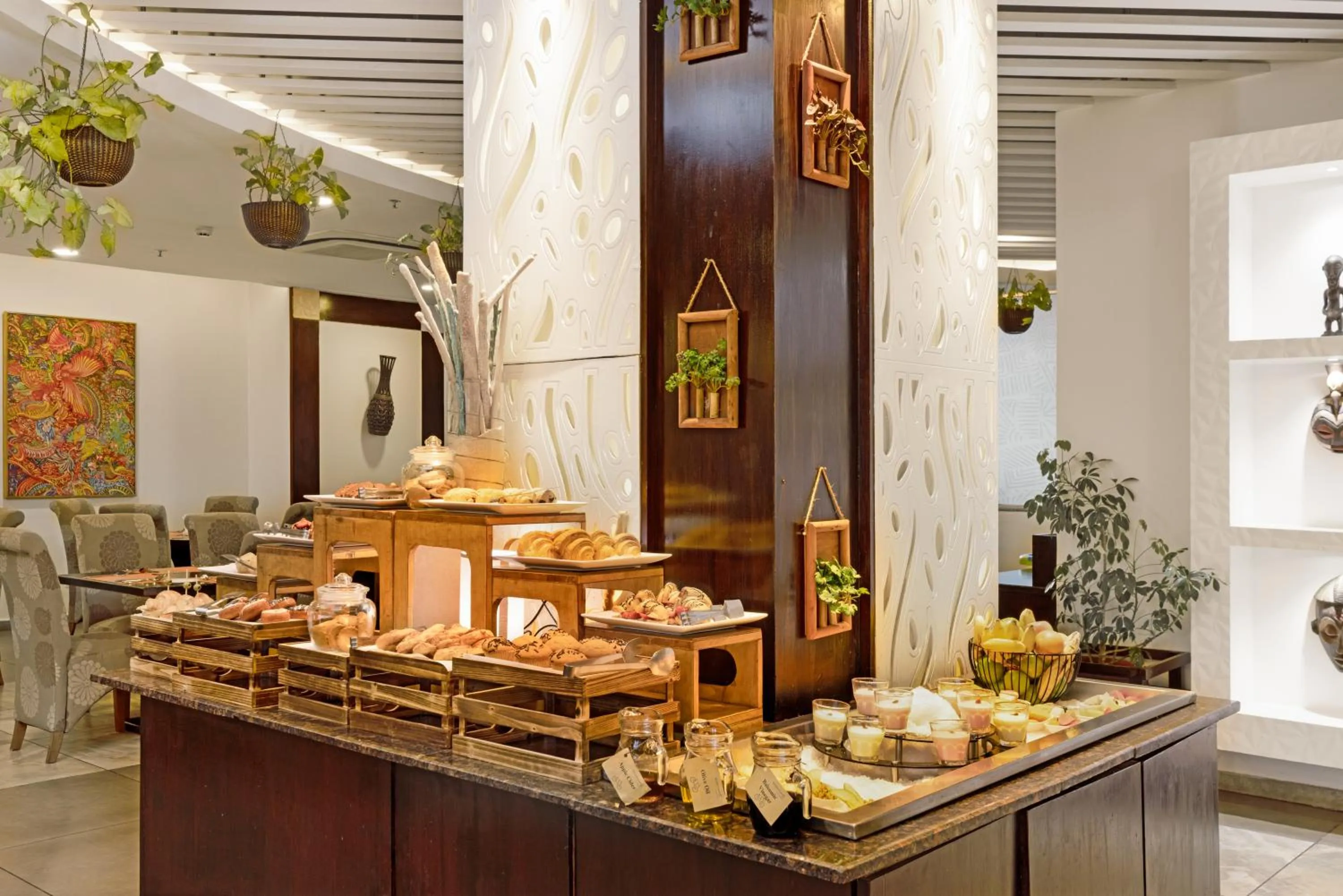 Restaurant/places to eat in Golden Tulip Westlands Nairobi