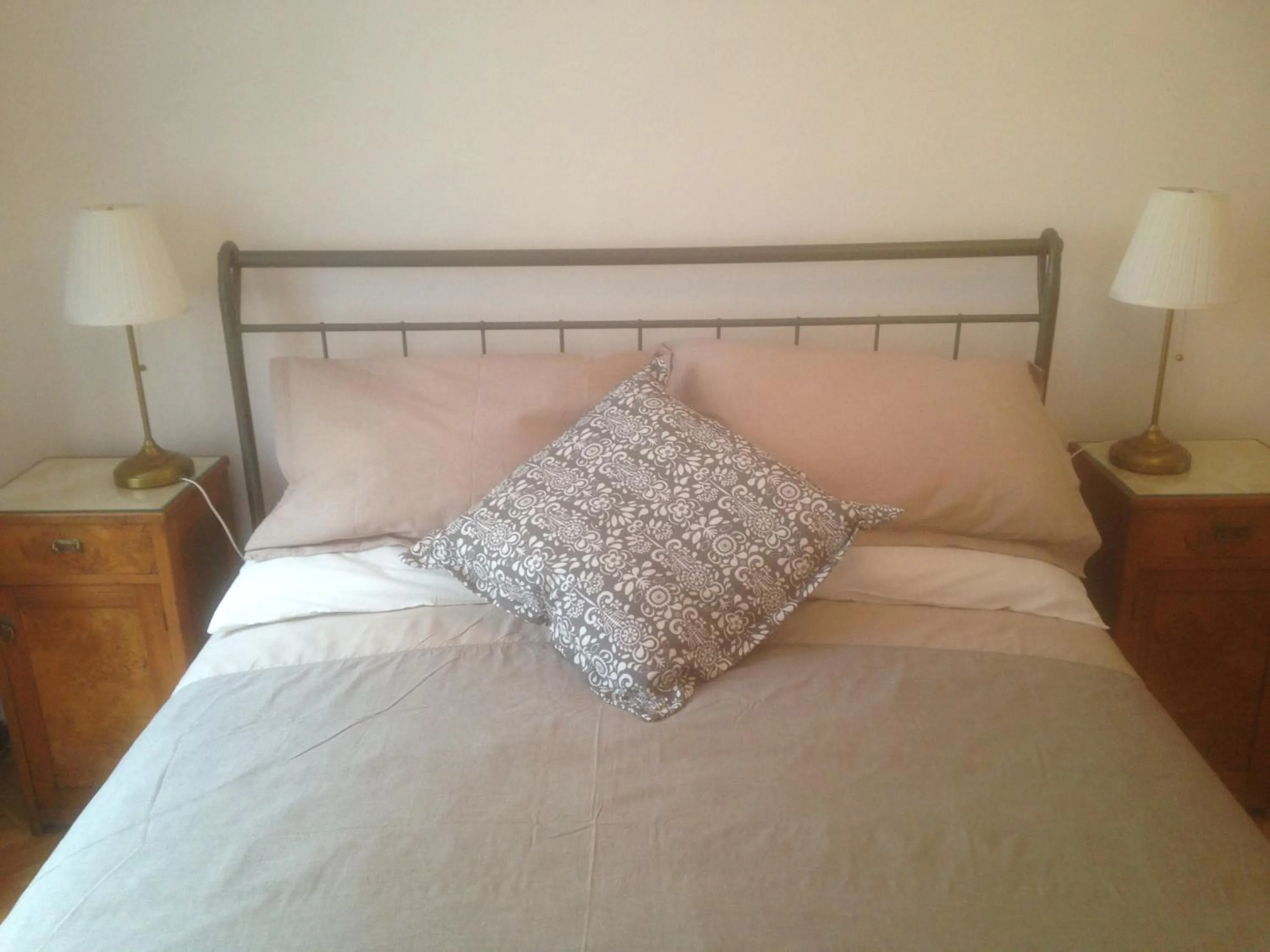 Bedroom, Bed in Lo Studio di Joyce