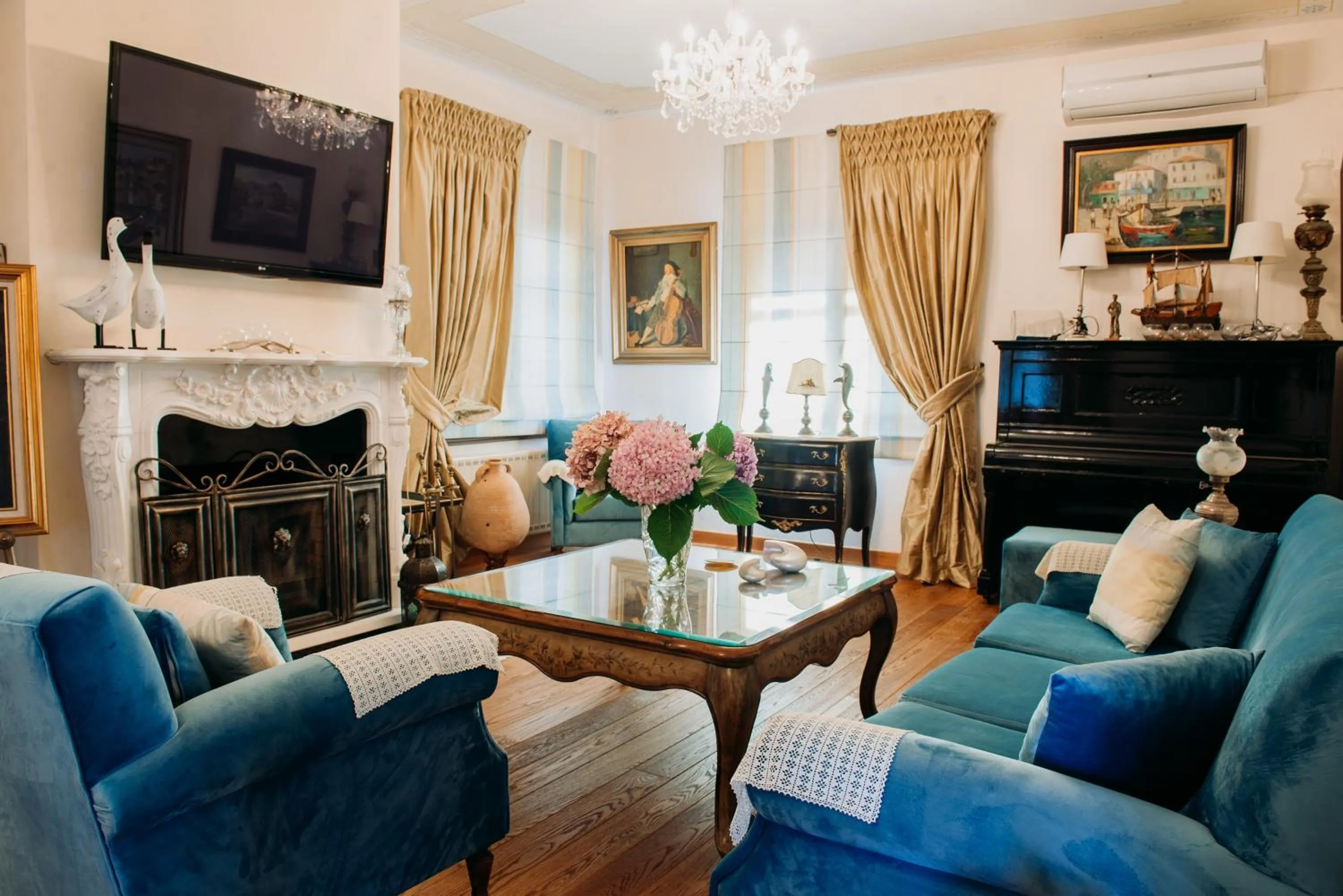 Living room in Elysian Luxury Villa Pelion