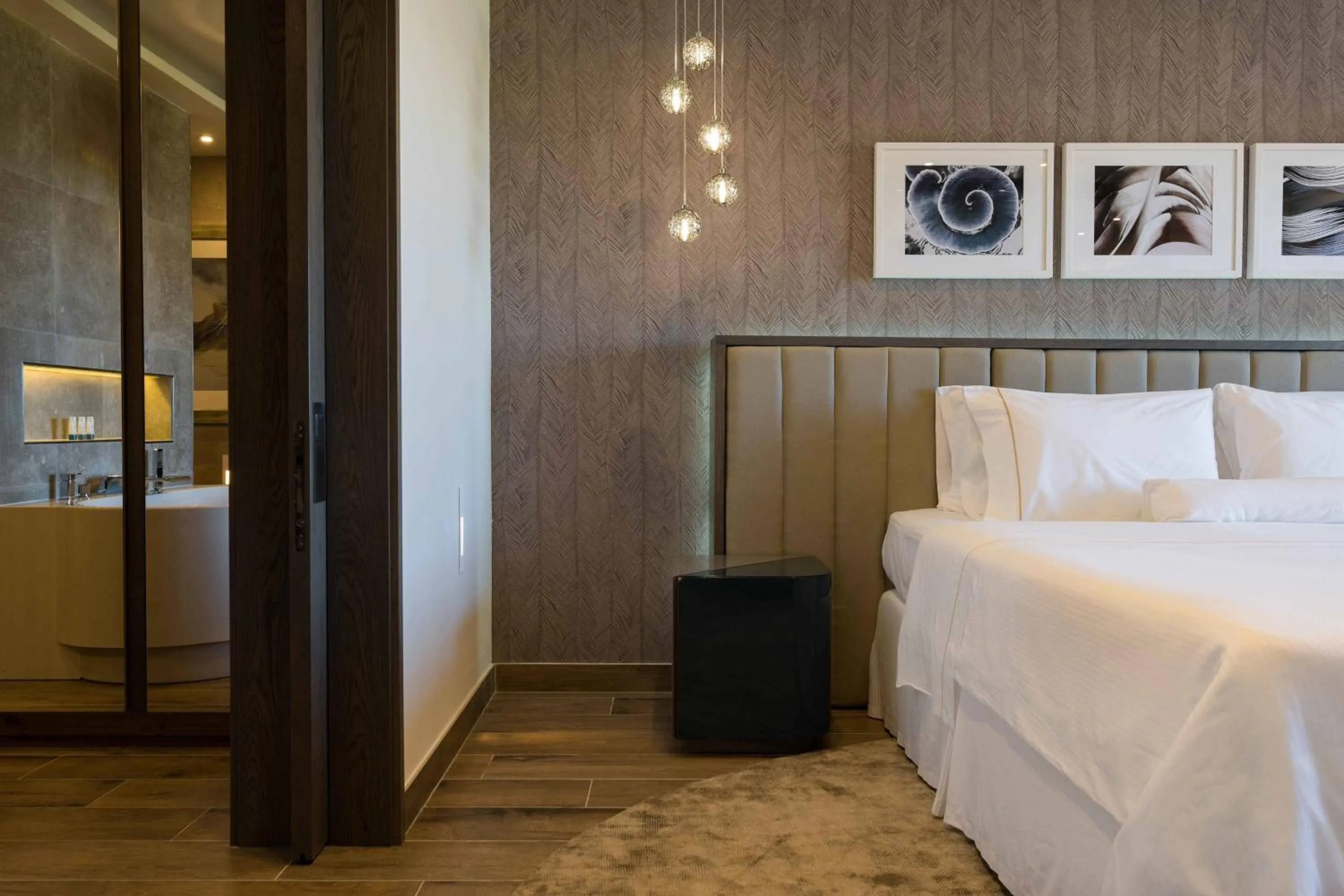 Bedroom, Bed in The Westin Dragonara Resort, Malta