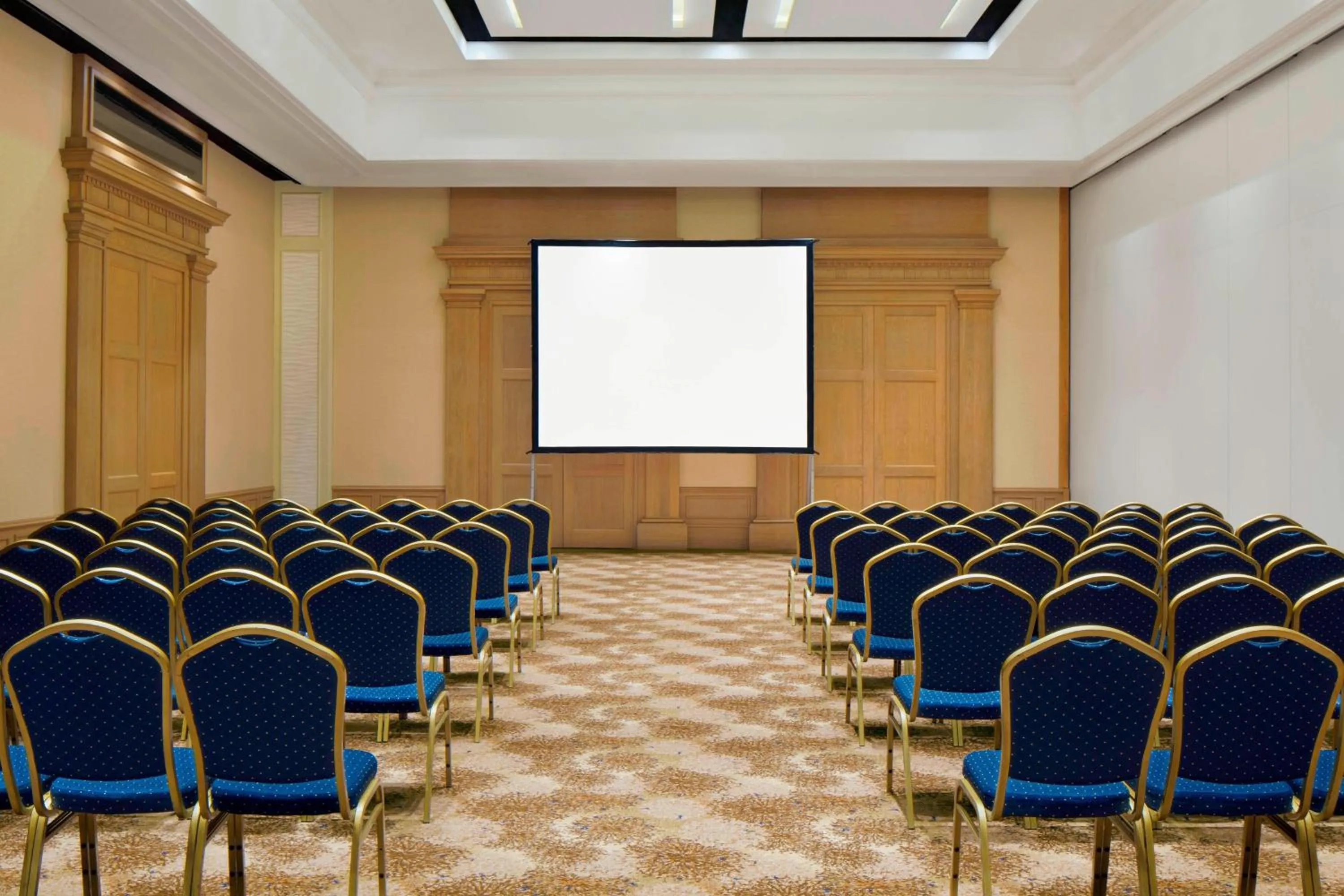 Entertainment in The Westin Dragonara Resort, Malta