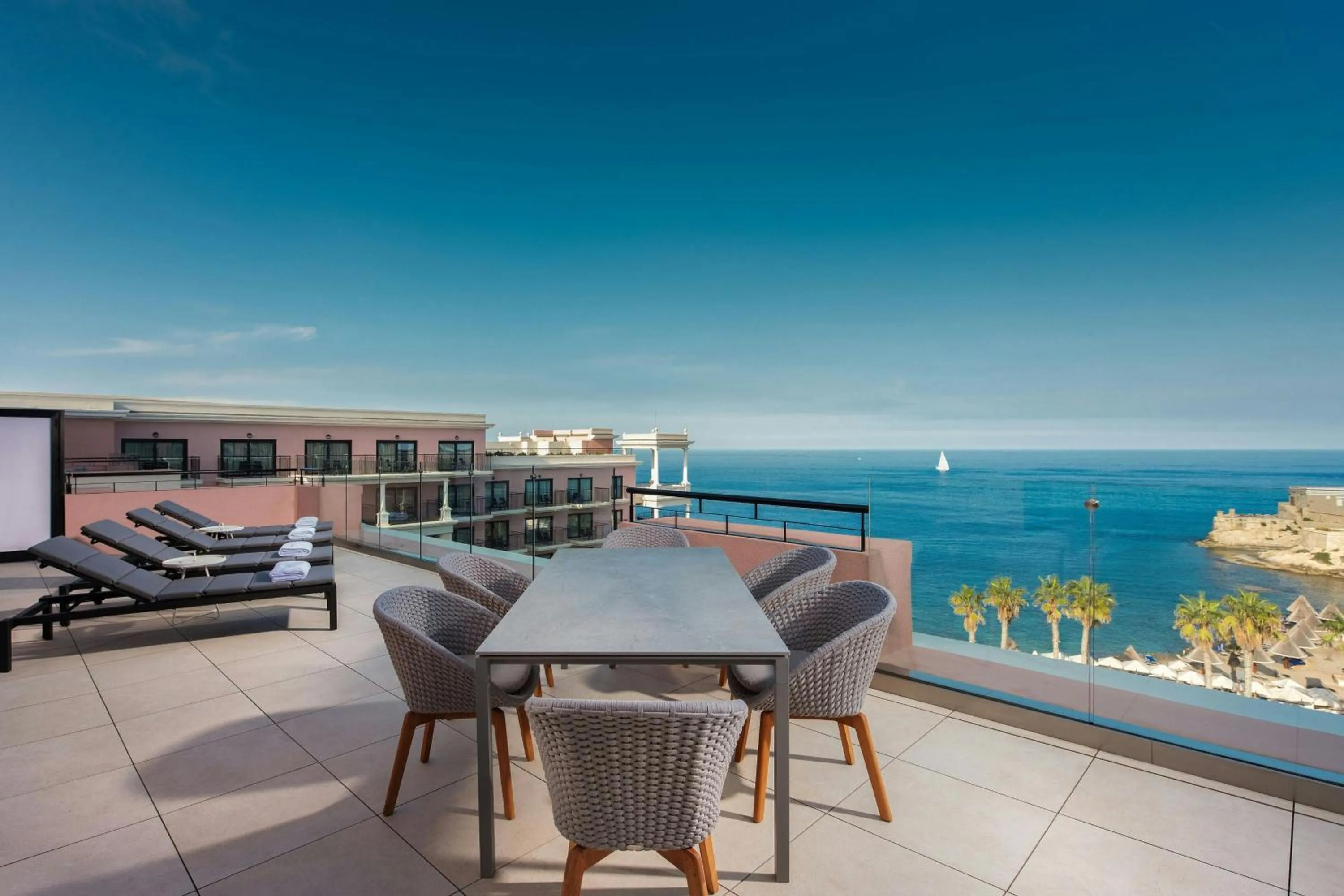 Photo of the whole room in The Westin Dragonara Resort, Malta