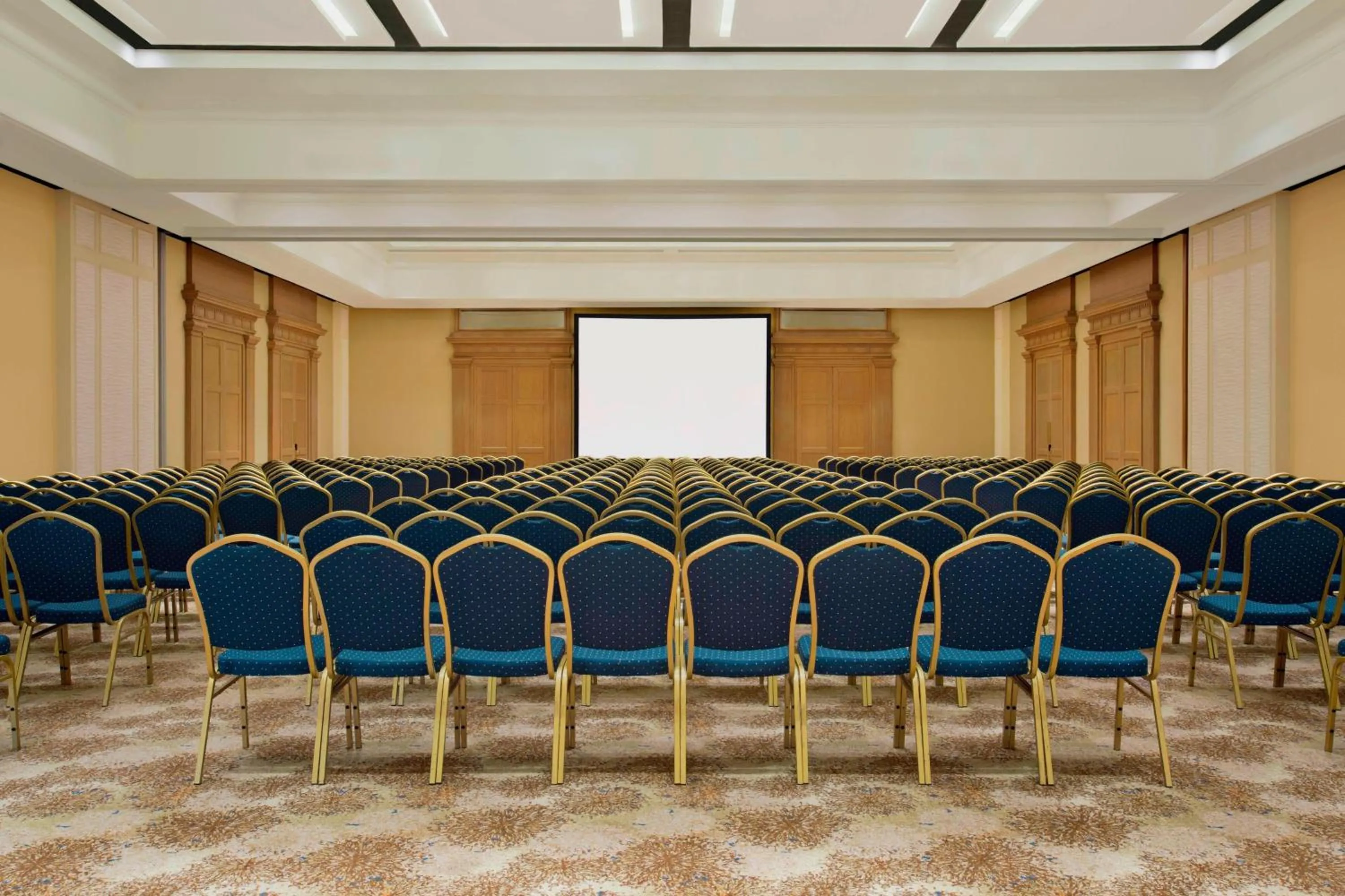 Entertainment in The Westin Dragonara Resort, Malta