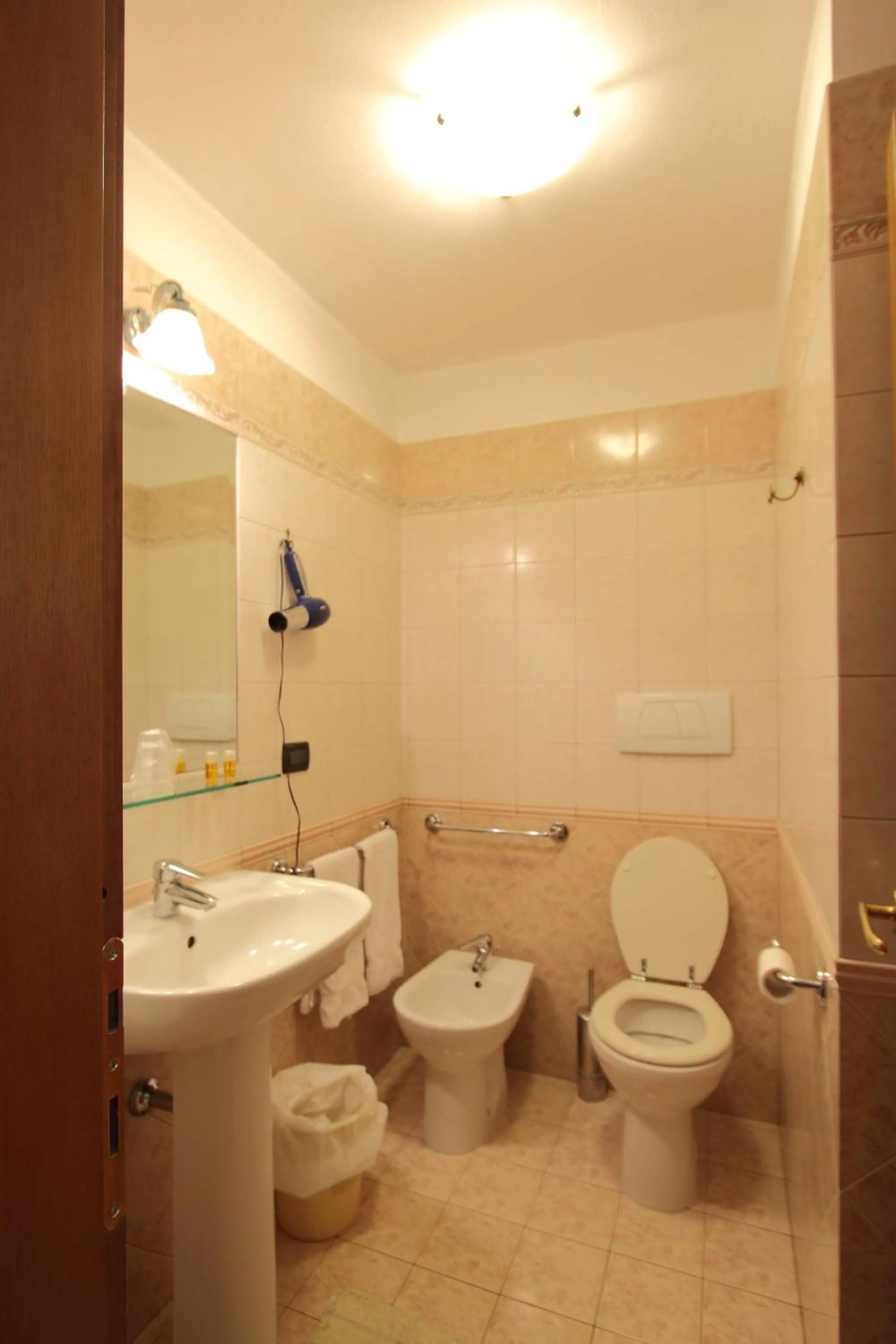 Toilet in Hotel Margaret