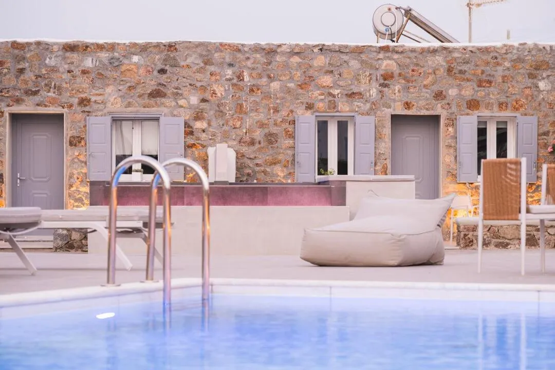 Hot Tub in Sea Wind Villas and Suites