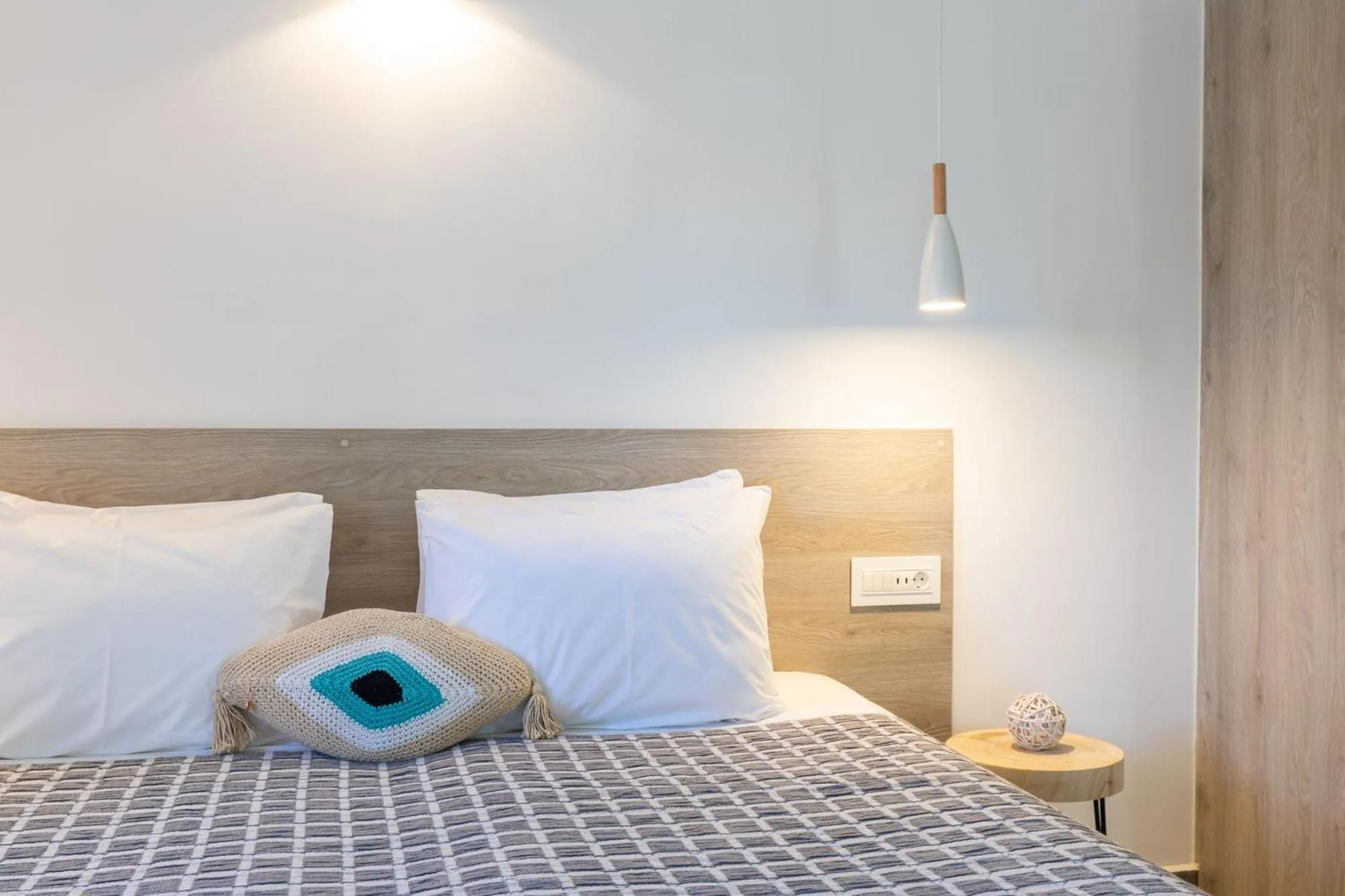 Bed in Sea Wind Villas and Suites