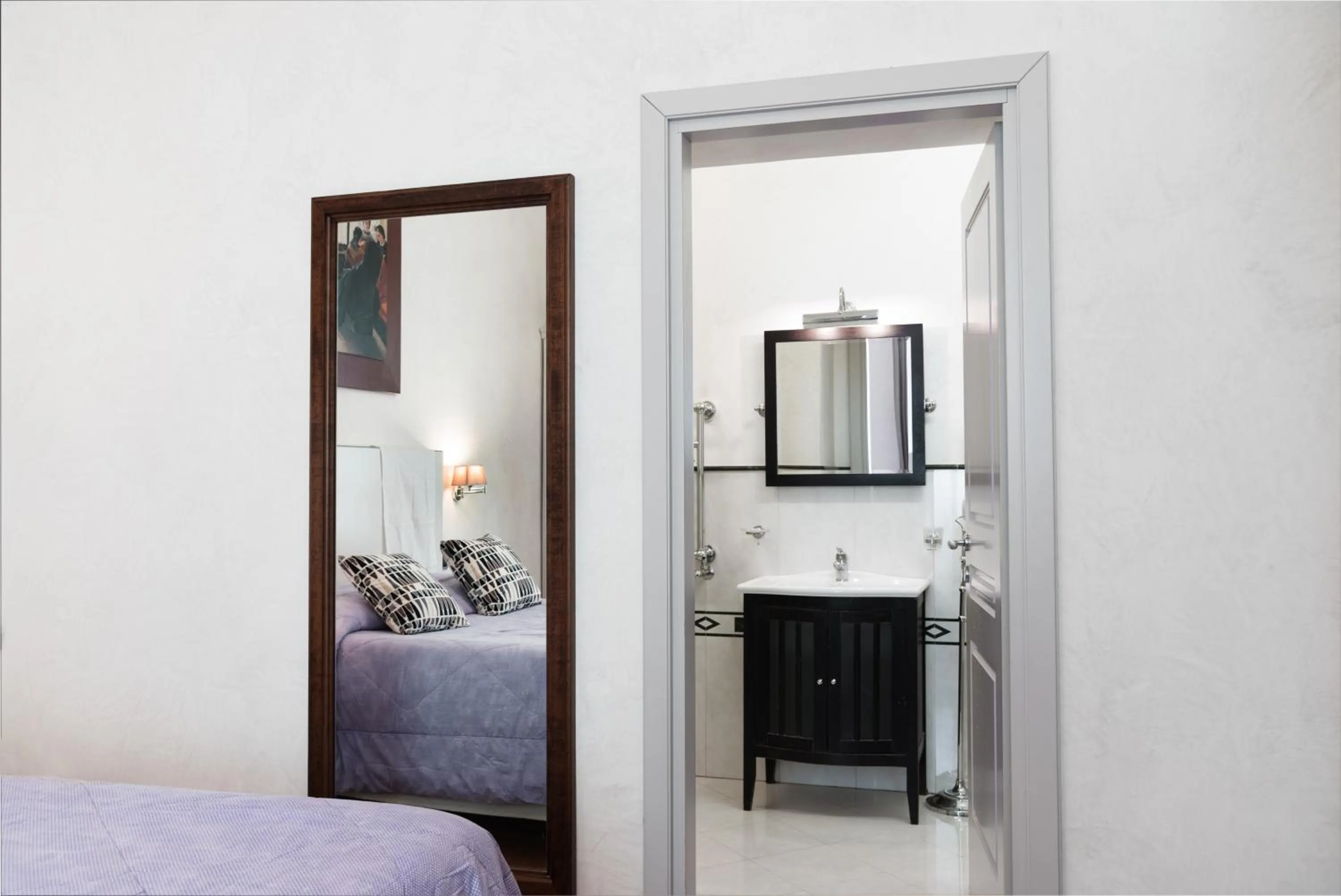 Bedroom, Bed in Il Salotto Di Firenze