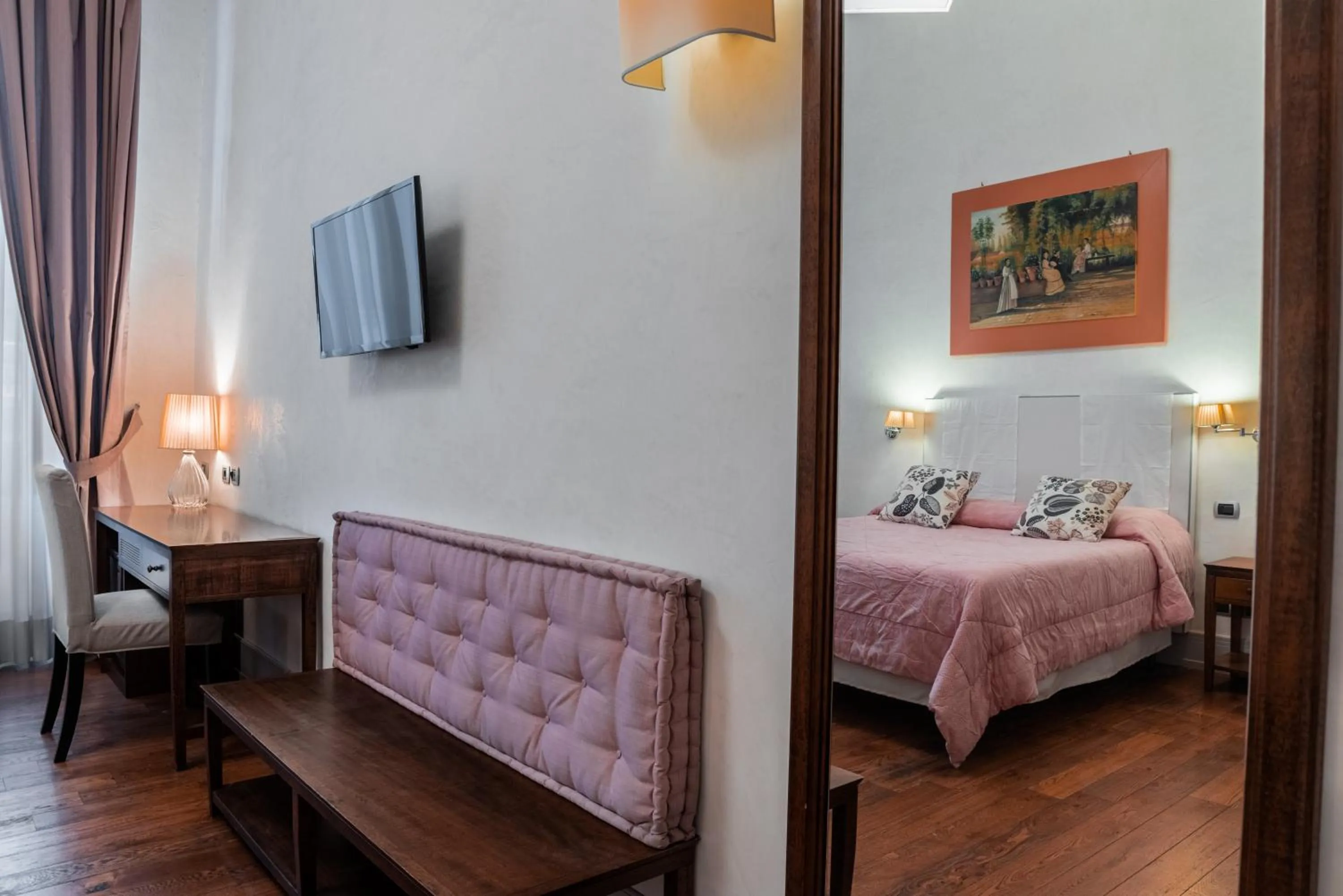 TV and multimedia, Bed in Il Salotto Di Firenze