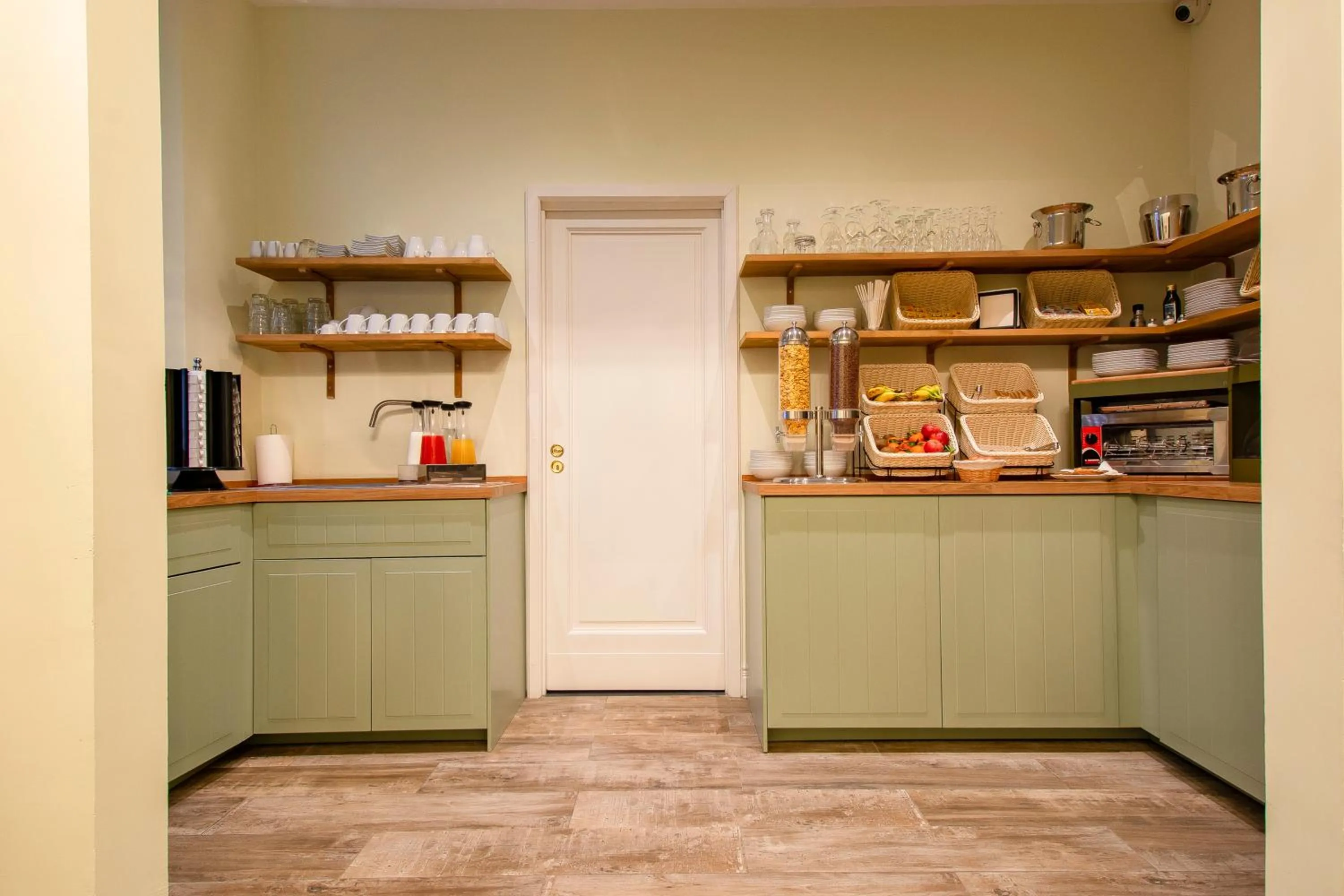 Breakfast in N4U Guest House Florence