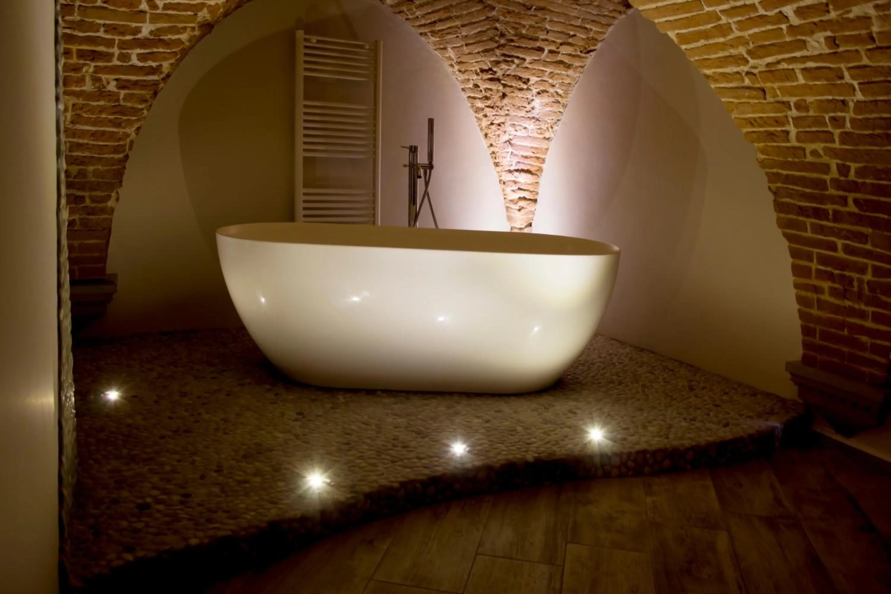 TV and multimedia in N4U Guest House Florence