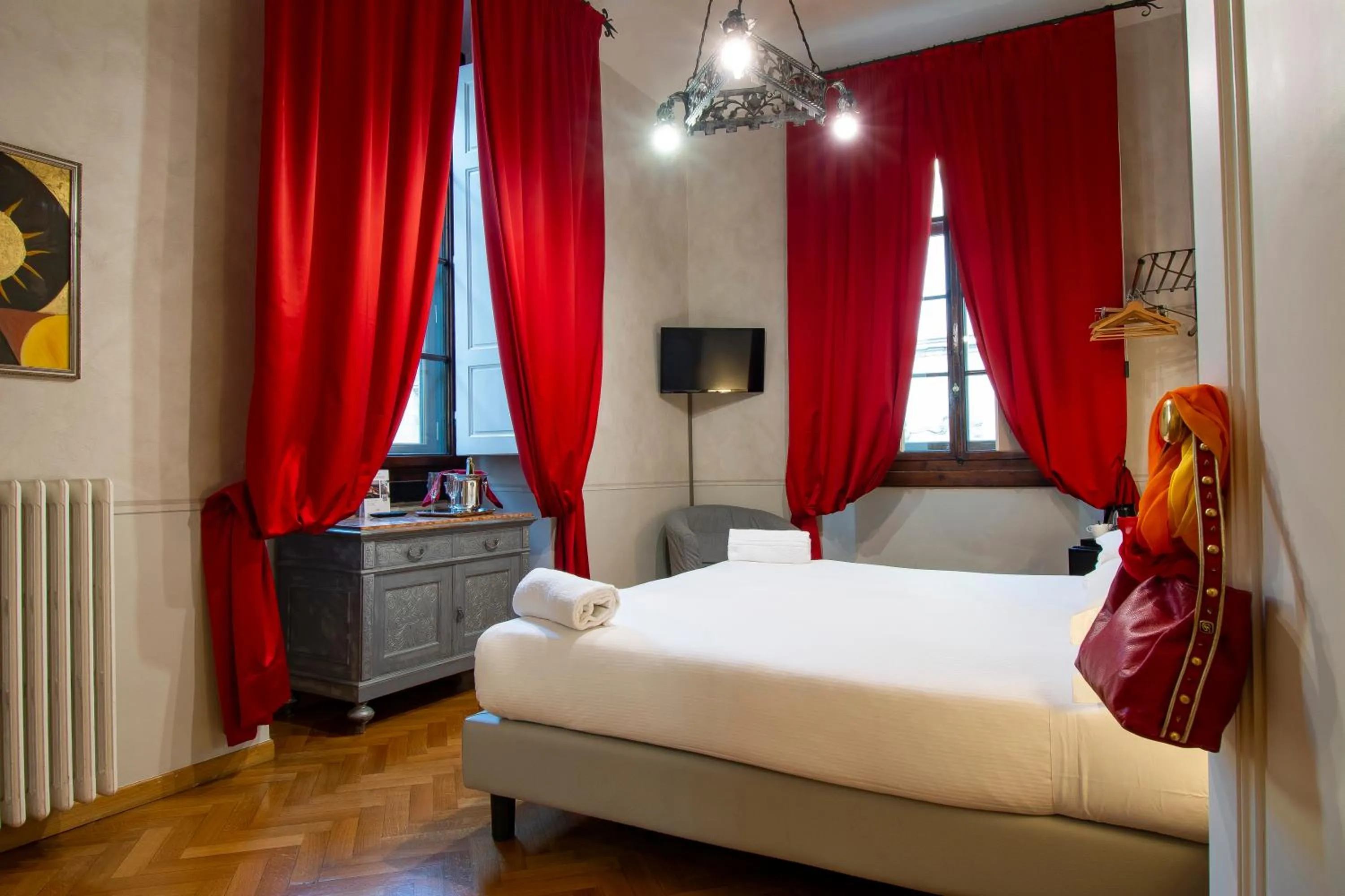 Bedroom, Bed in N4U Guest House Florence